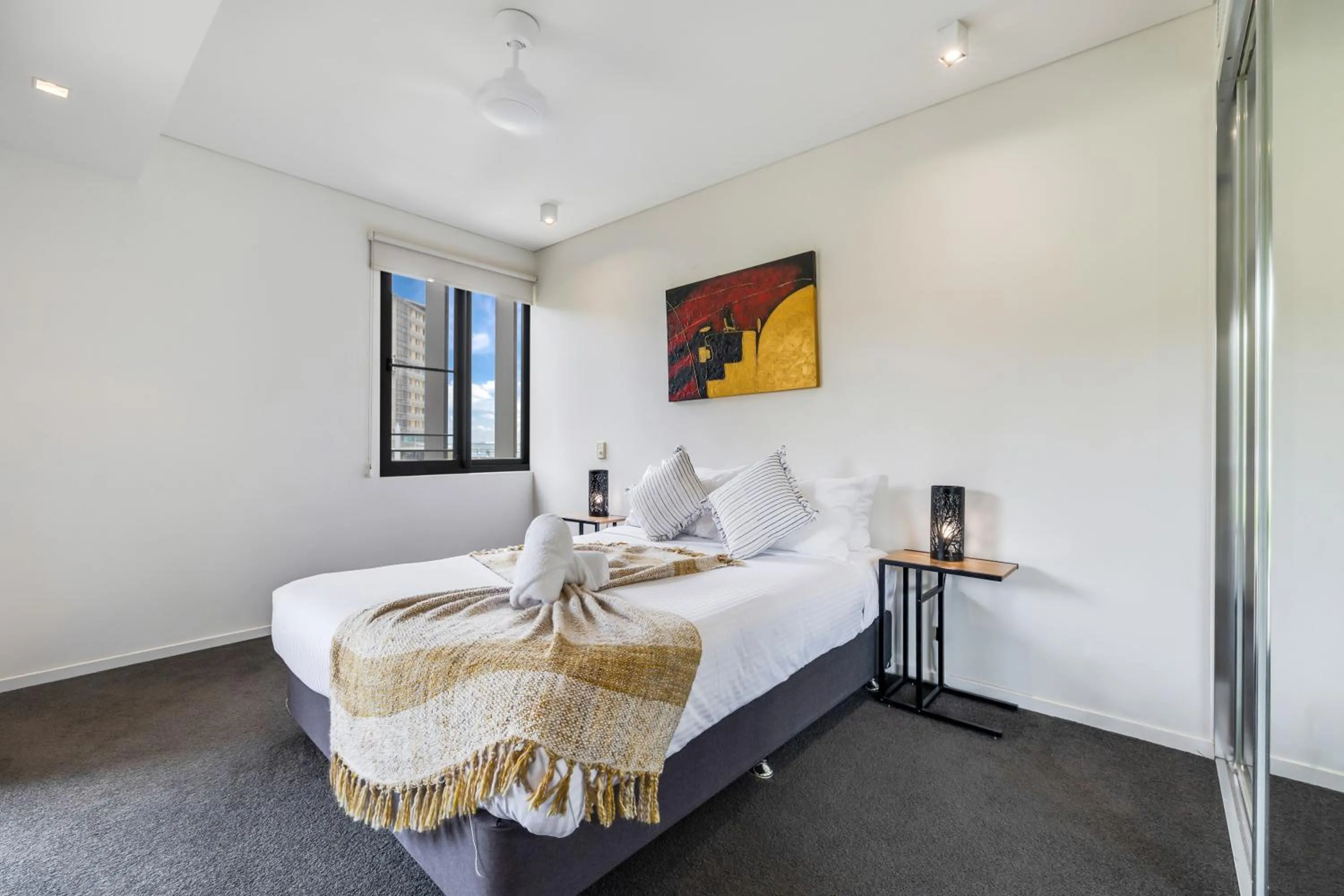 Bedroom, Bed in Darwin Waterfront Short Stay Apartments