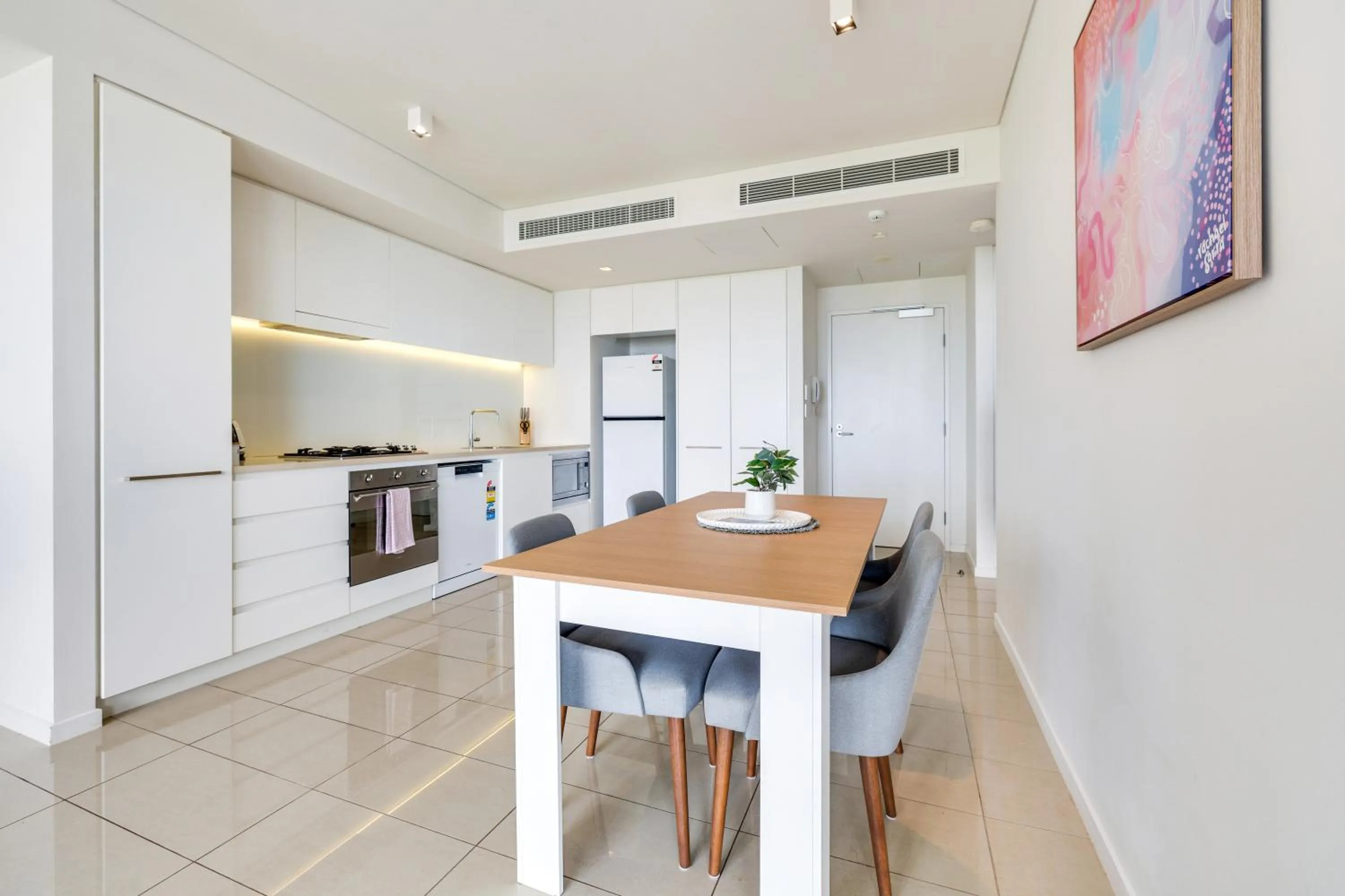 Kitchen or kitchenette in Darwin Waterfront Short Stay Apartments