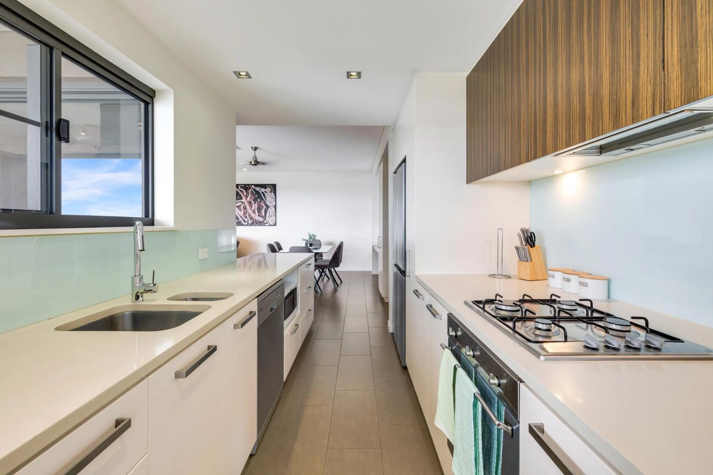 Kitchen or kitchenette in Darwin Waterfront Short Stay Apartments