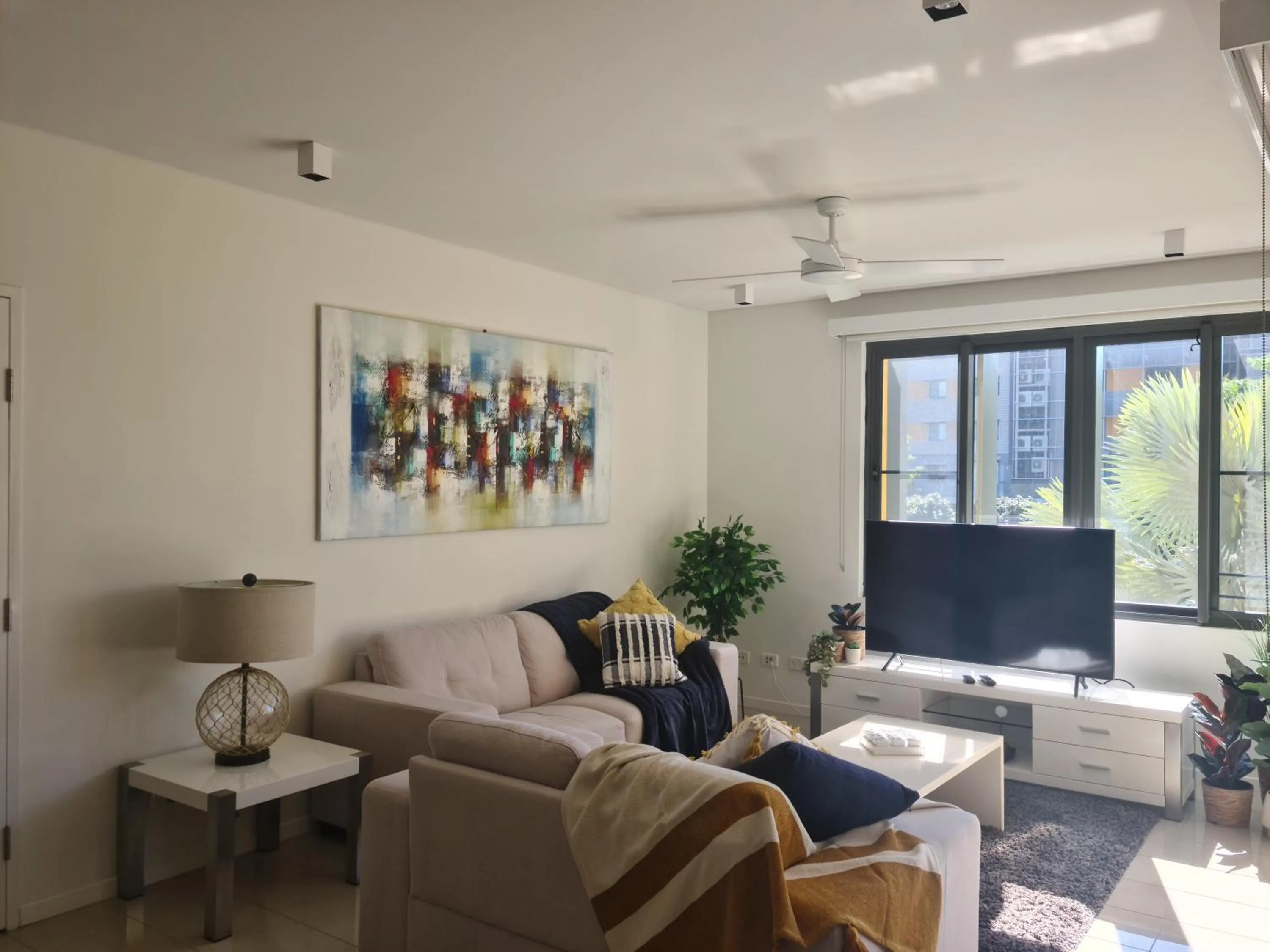 TV and multimedia in Darwin Waterfront Short Stay Apartments