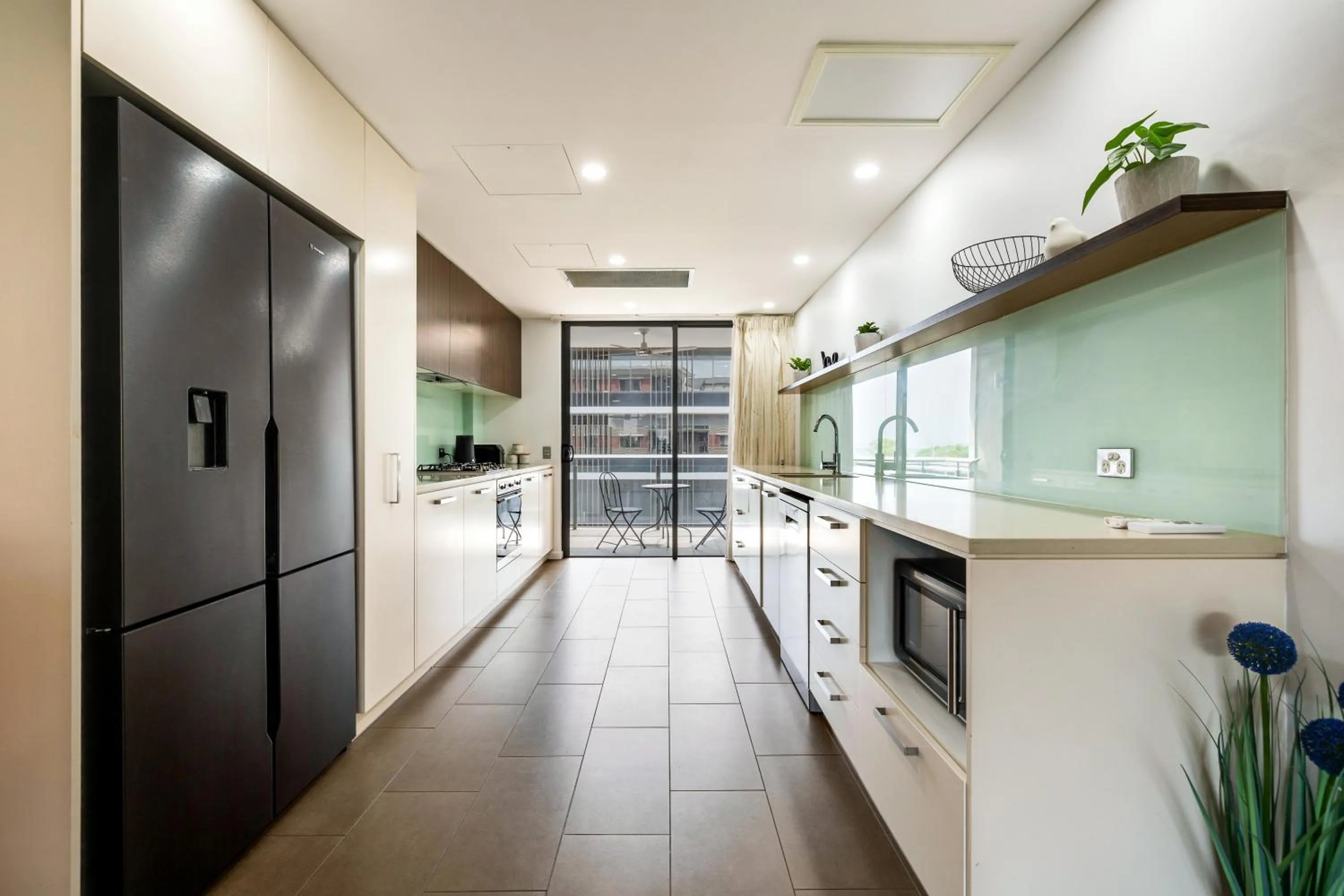 Kitchen or kitchenette in Darwin Waterfront Short Stay Apartments