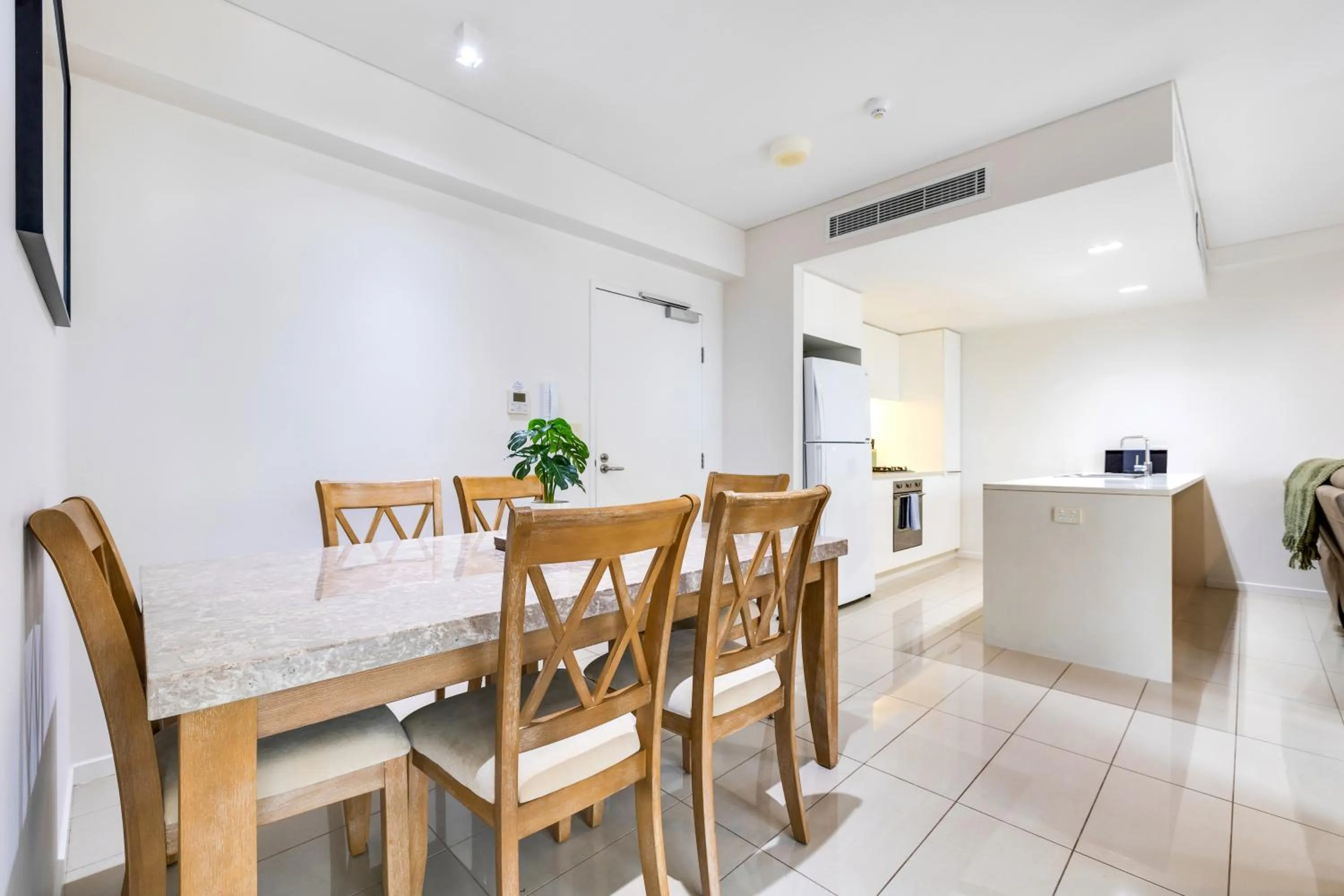 Dining area in Darwin Waterfront Short Stay Apartments
