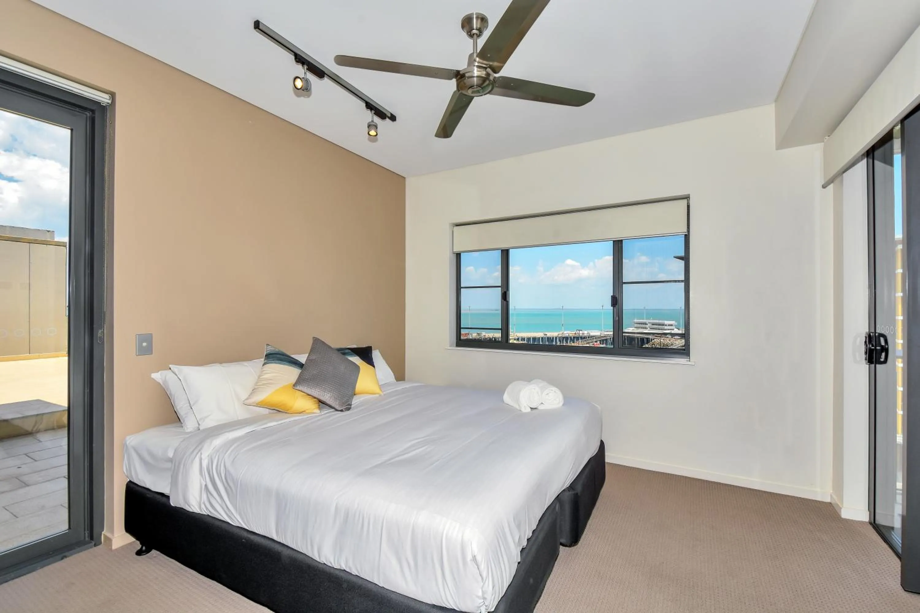 Bedroom, Bed in Darwin Waterfront Short Stay Apartments