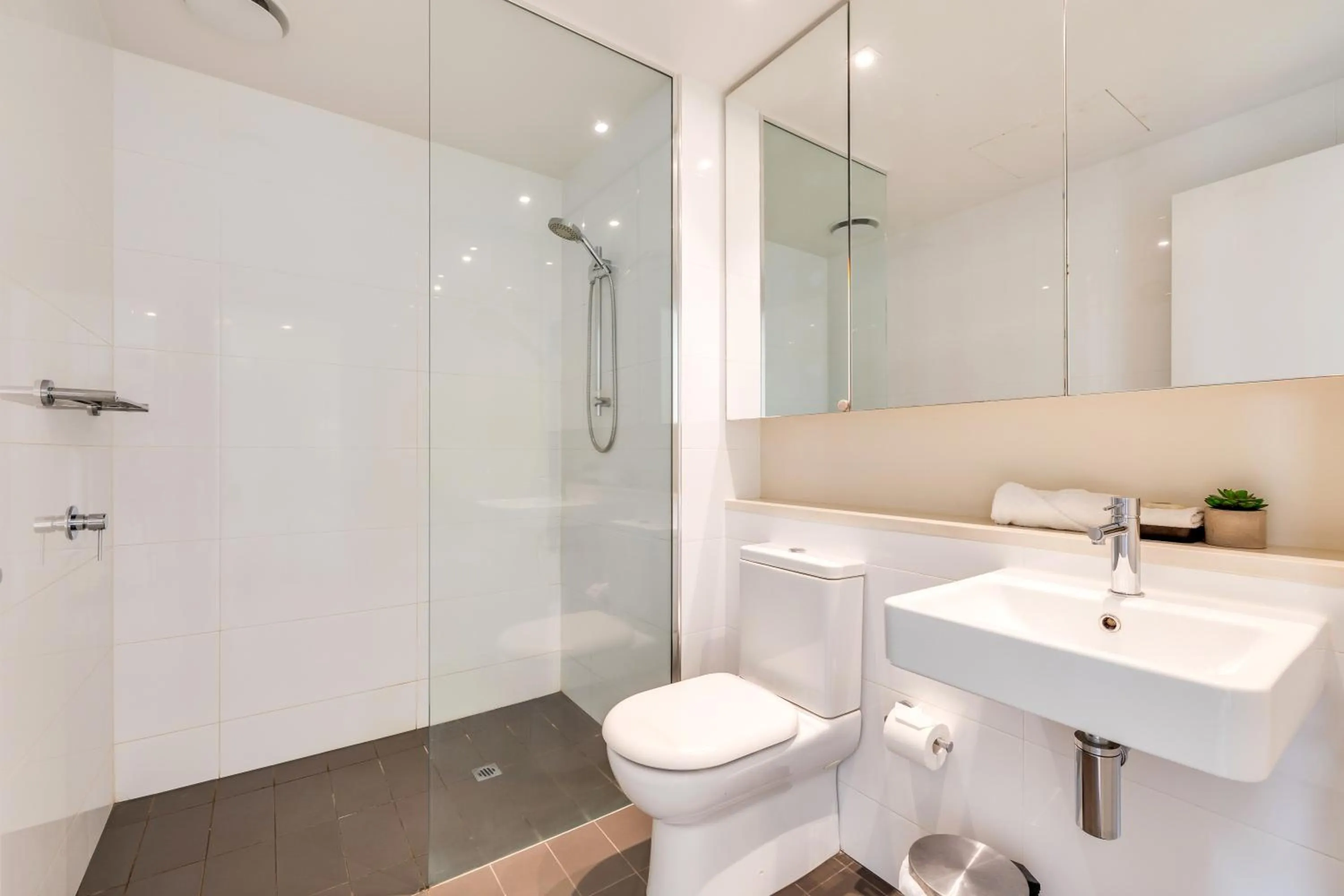Bathroom in Darwin Waterfront Short Stay Apartments