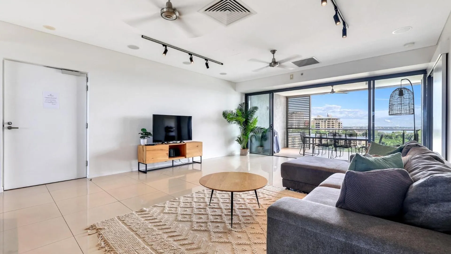 TV and multimedia in Darwin Waterfront Short Stay Apartments