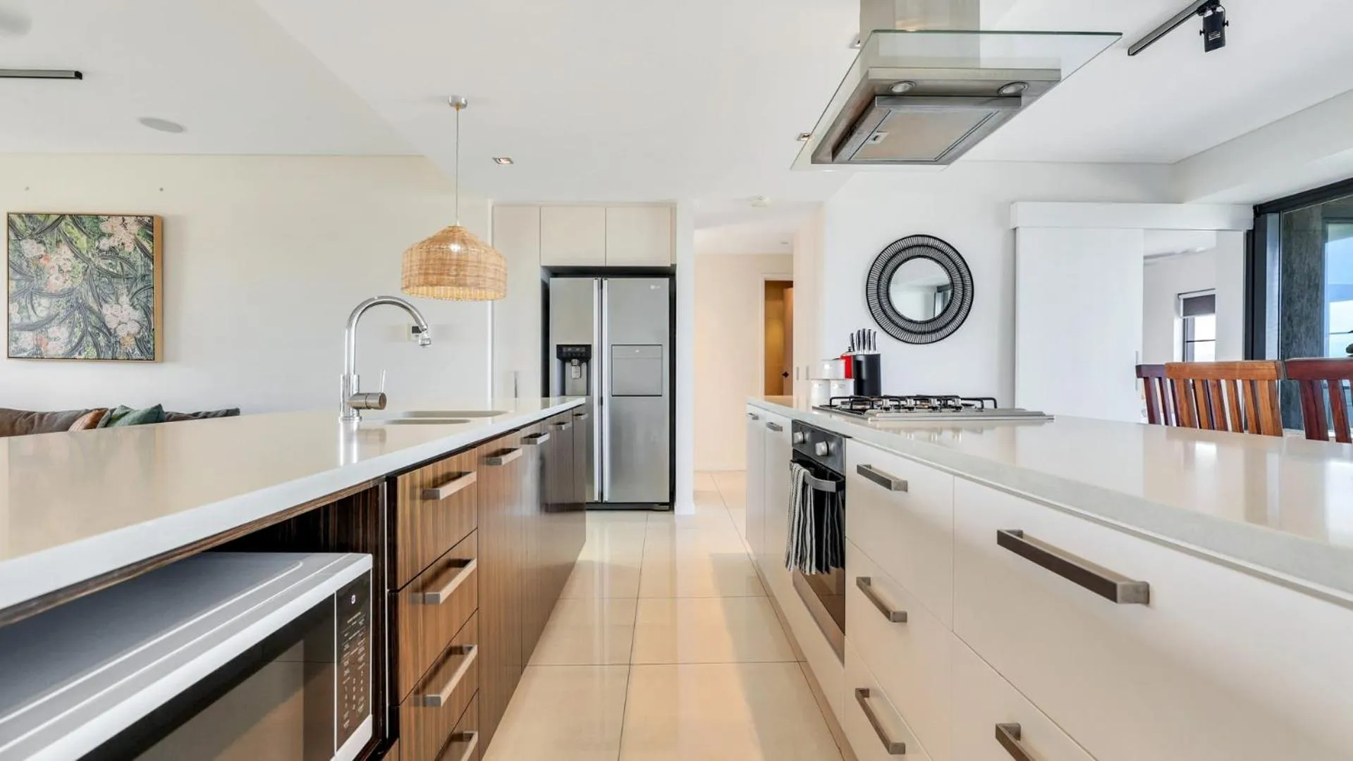 Kitchen or kitchenette in Darwin Waterfront Short Stay Apartments