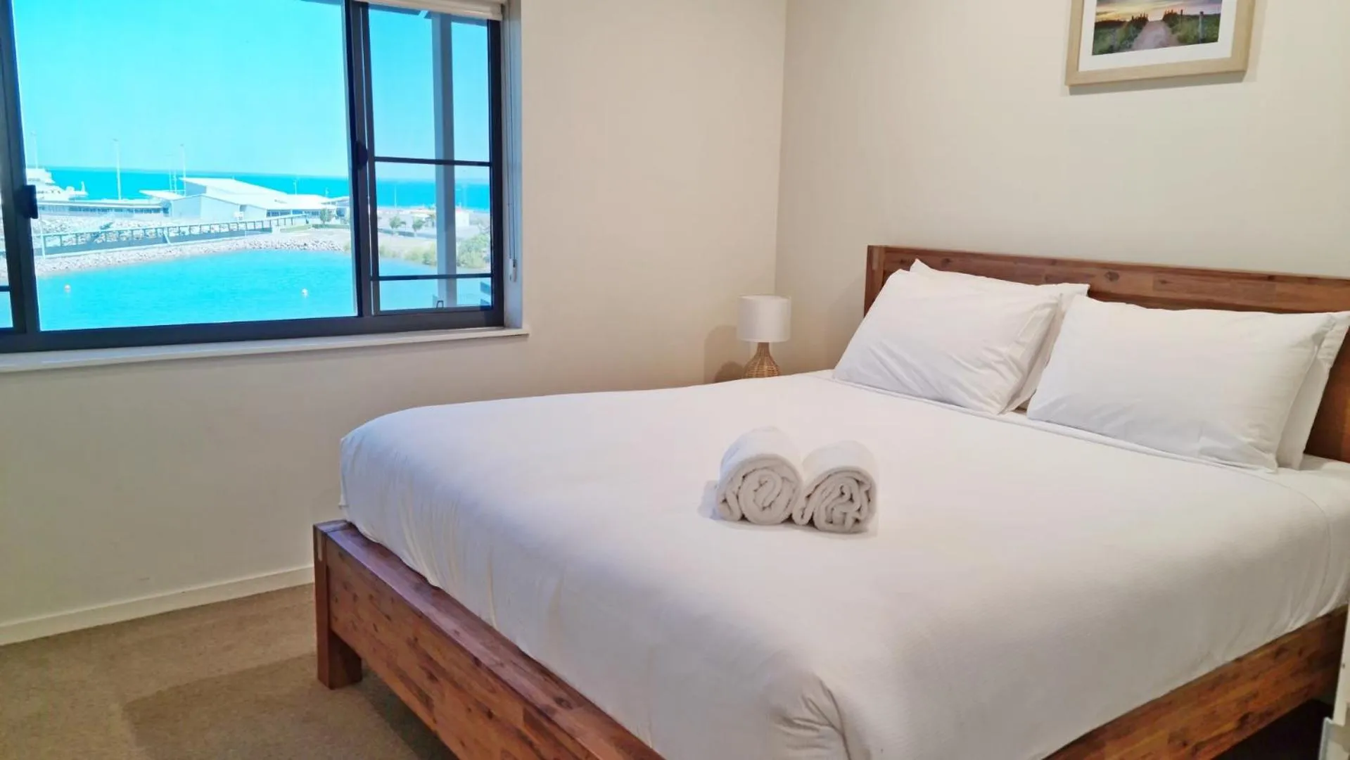 Bed in Darwin Waterfront Short Stay Apartments