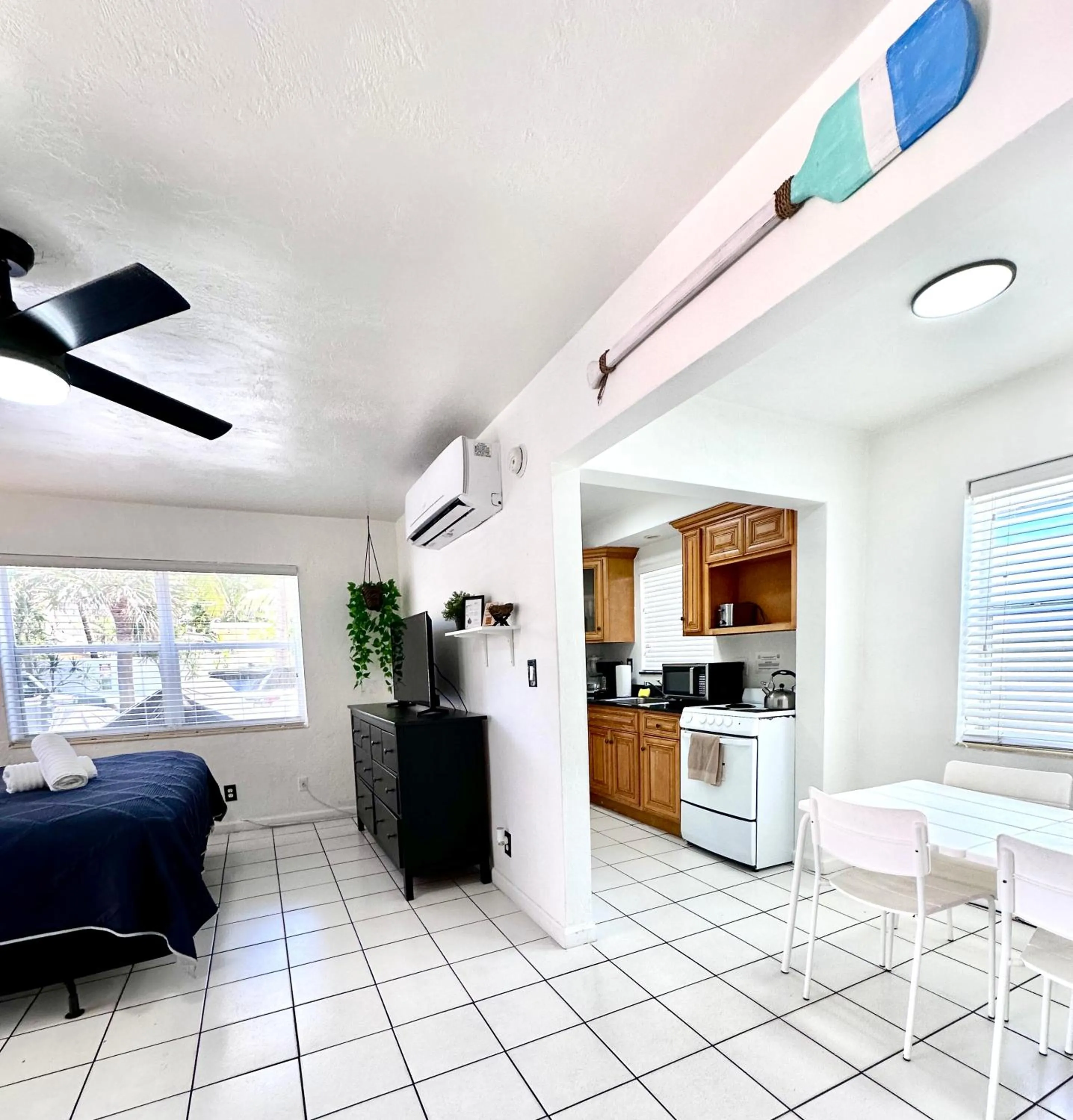 Kitchen or kitchenette in Southwinds Inn by The Gold Nests