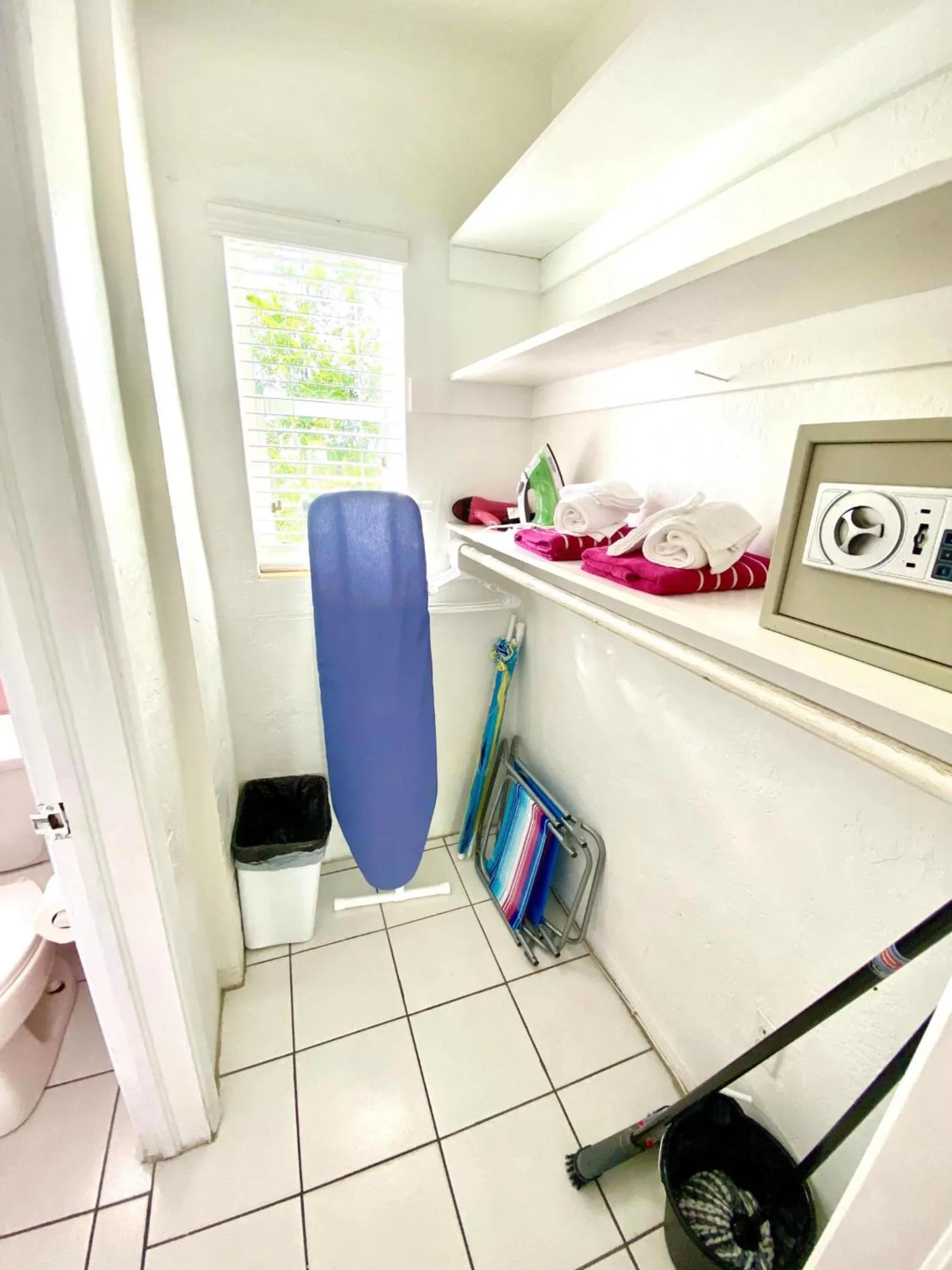 Property building in Southwinds Inn by The Gold Nests