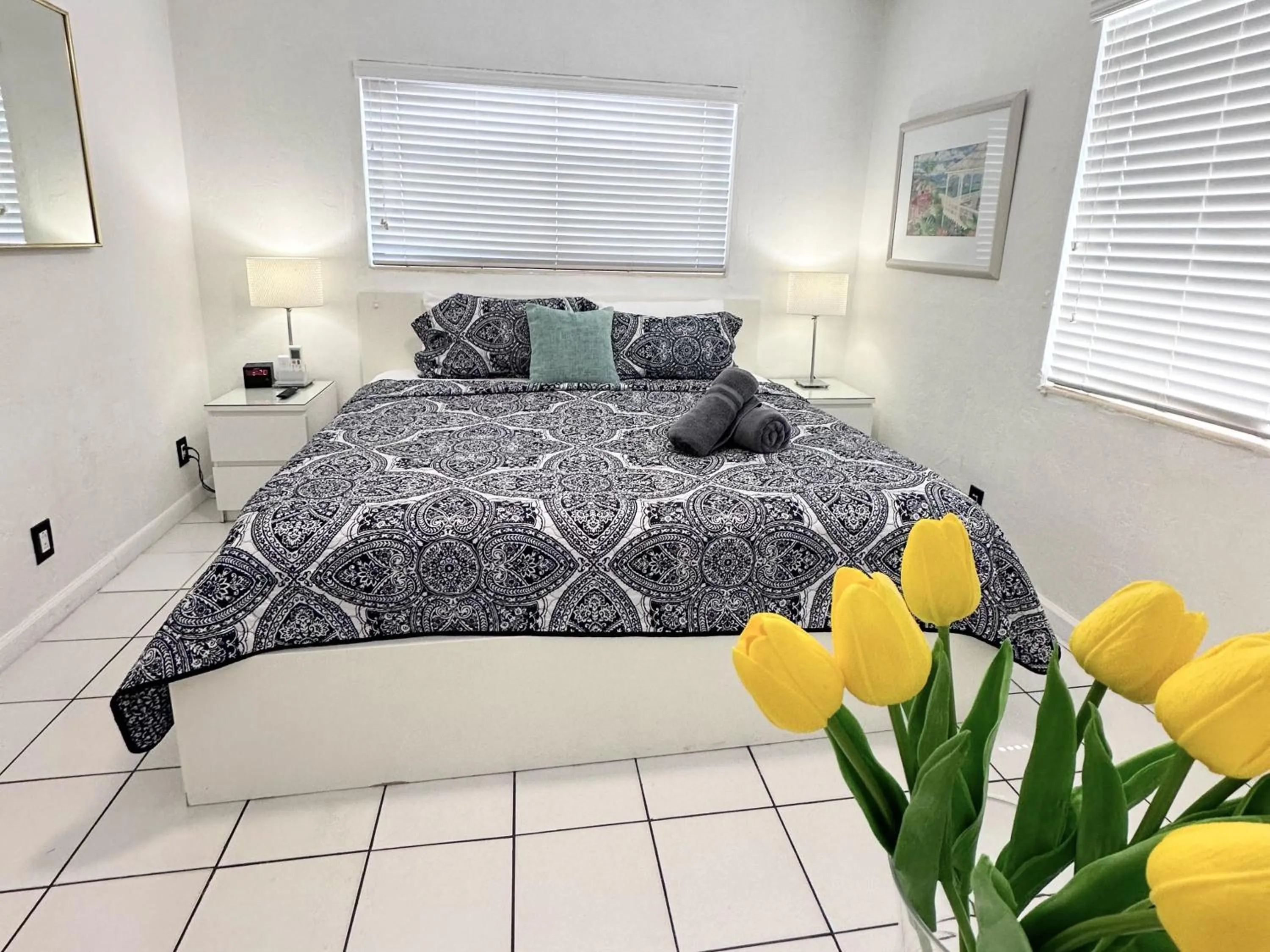 Bed in Southwinds Inn by The Gold Nests