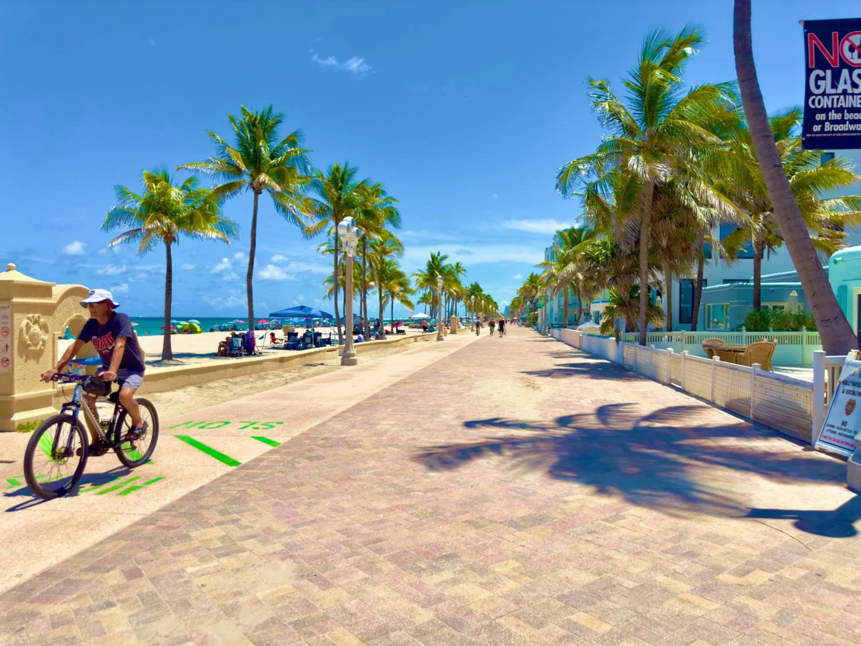 Day in Southwinds Inn by The Gold Nests