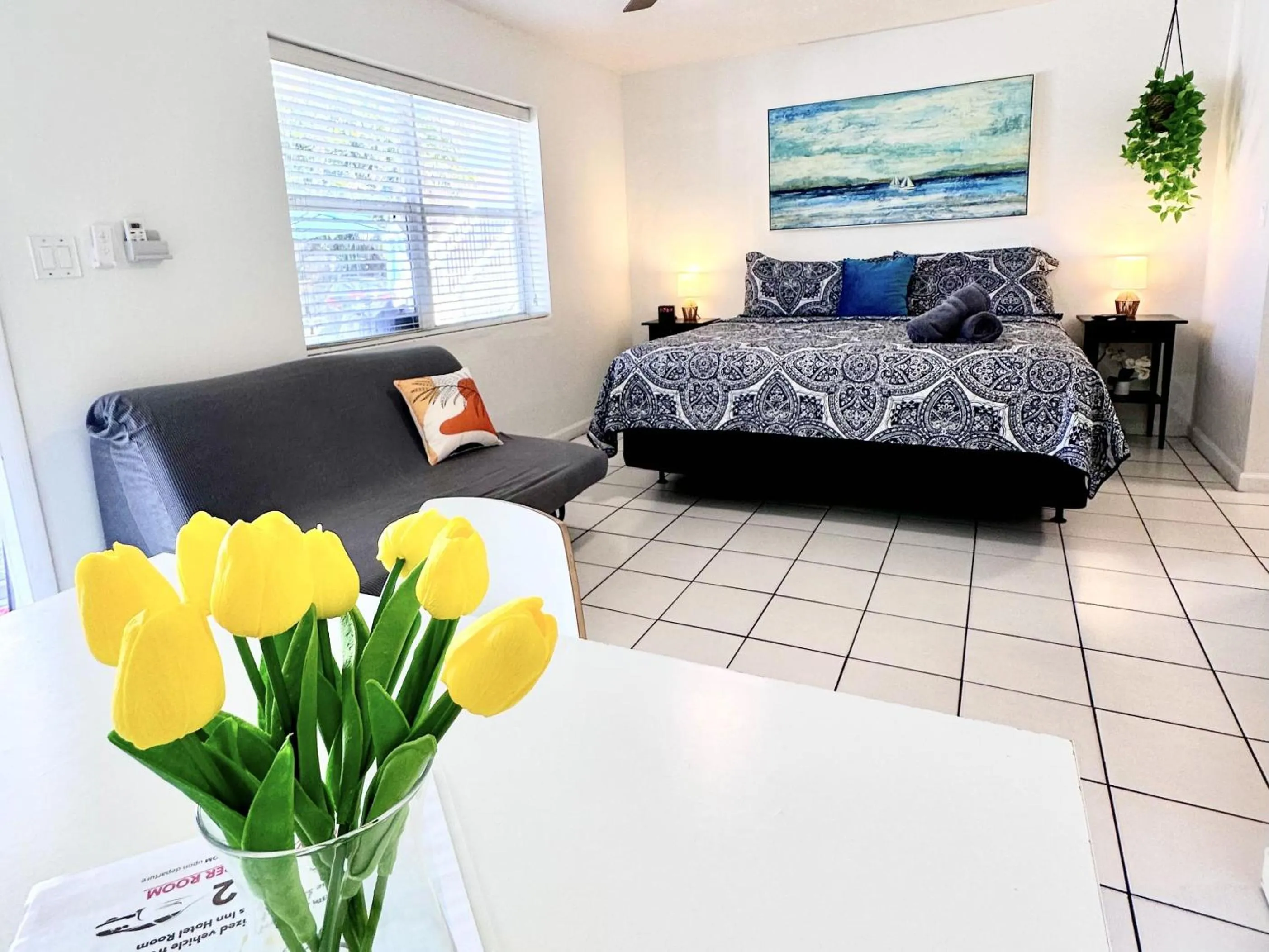 Bed in Southwinds Inn by The Gold Nests