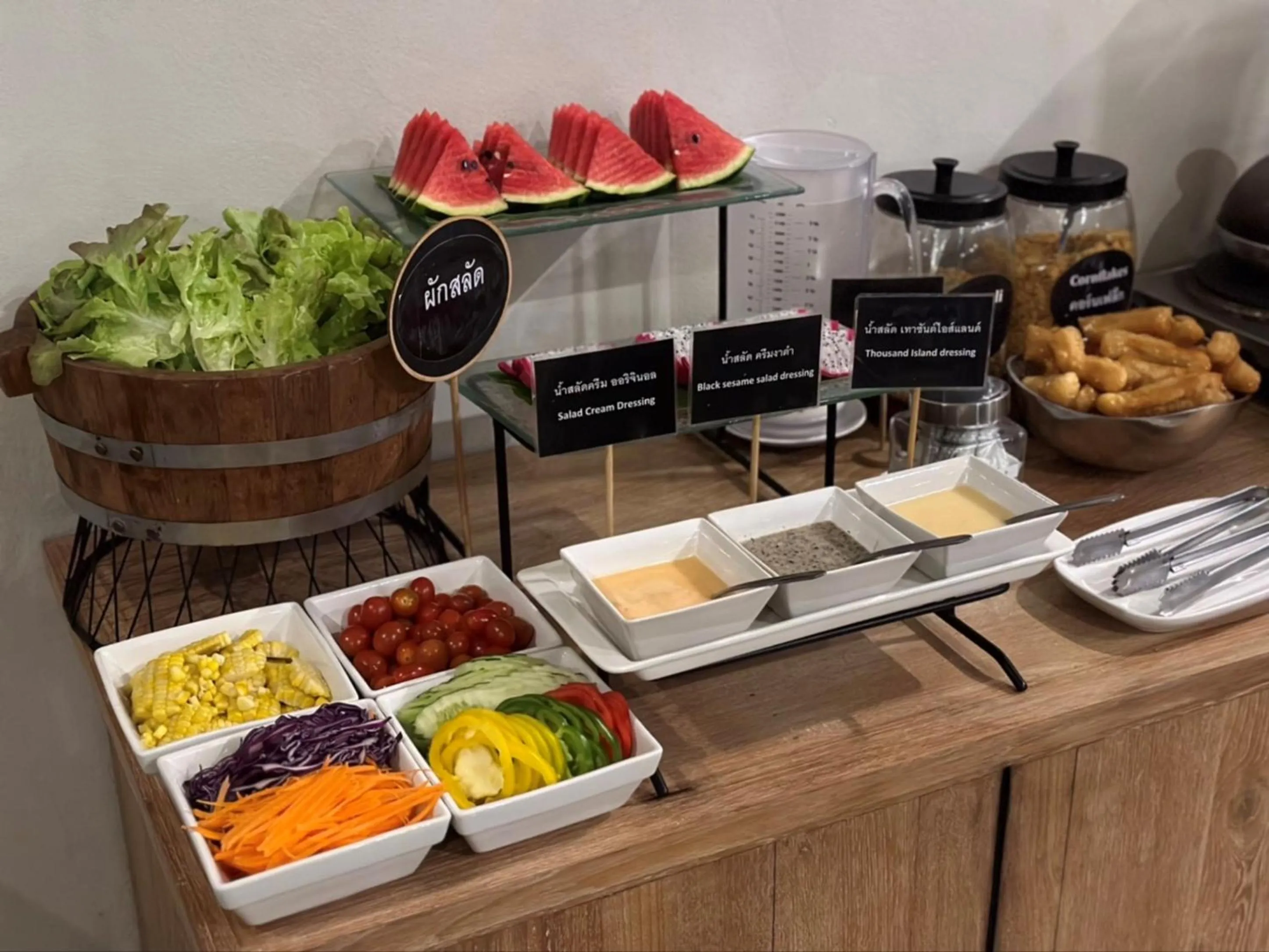 Restaurant/places to eat in Hug Nimman Hotel