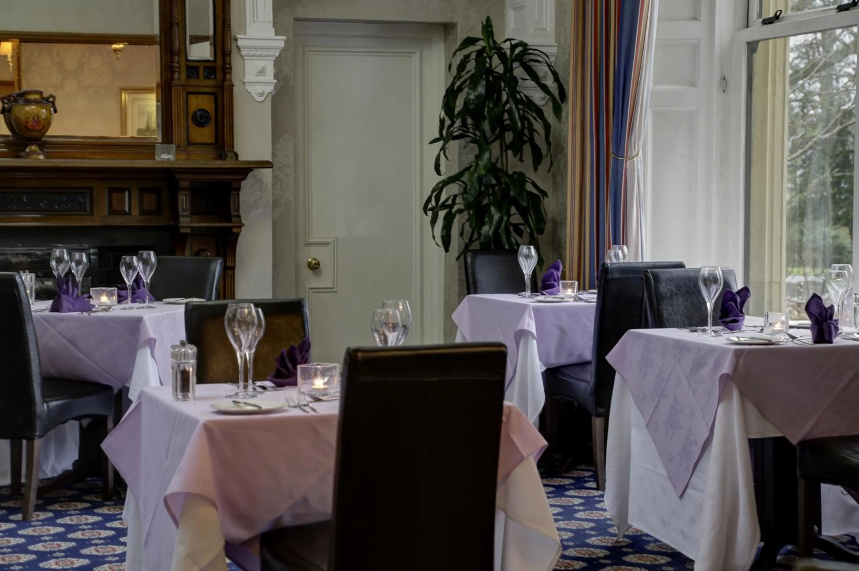 Restaurant/places to eat in Oaks Hotel and Leisure Club