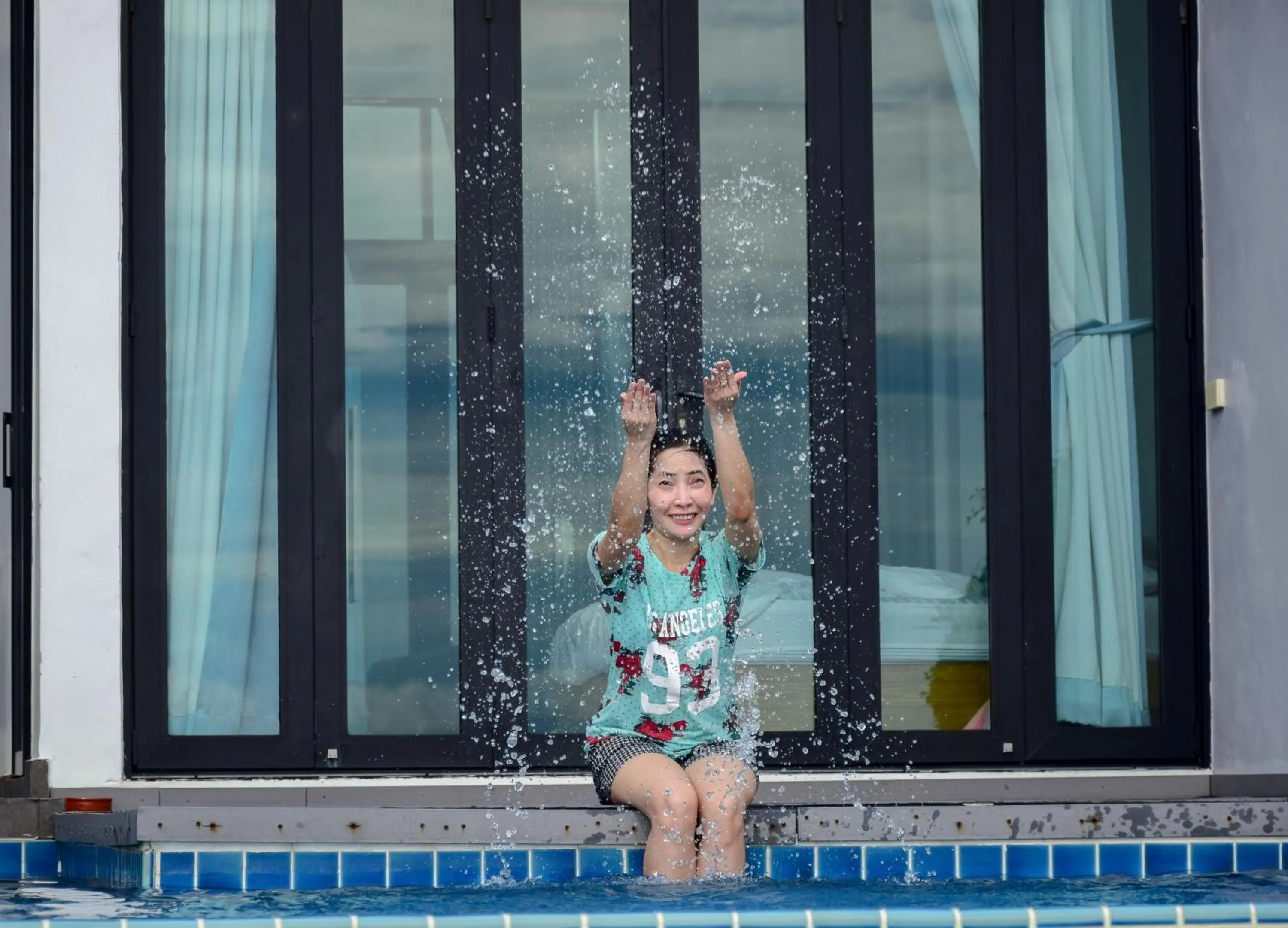 Pool view in Golden Tulip Pattaya Beachfront Resort
