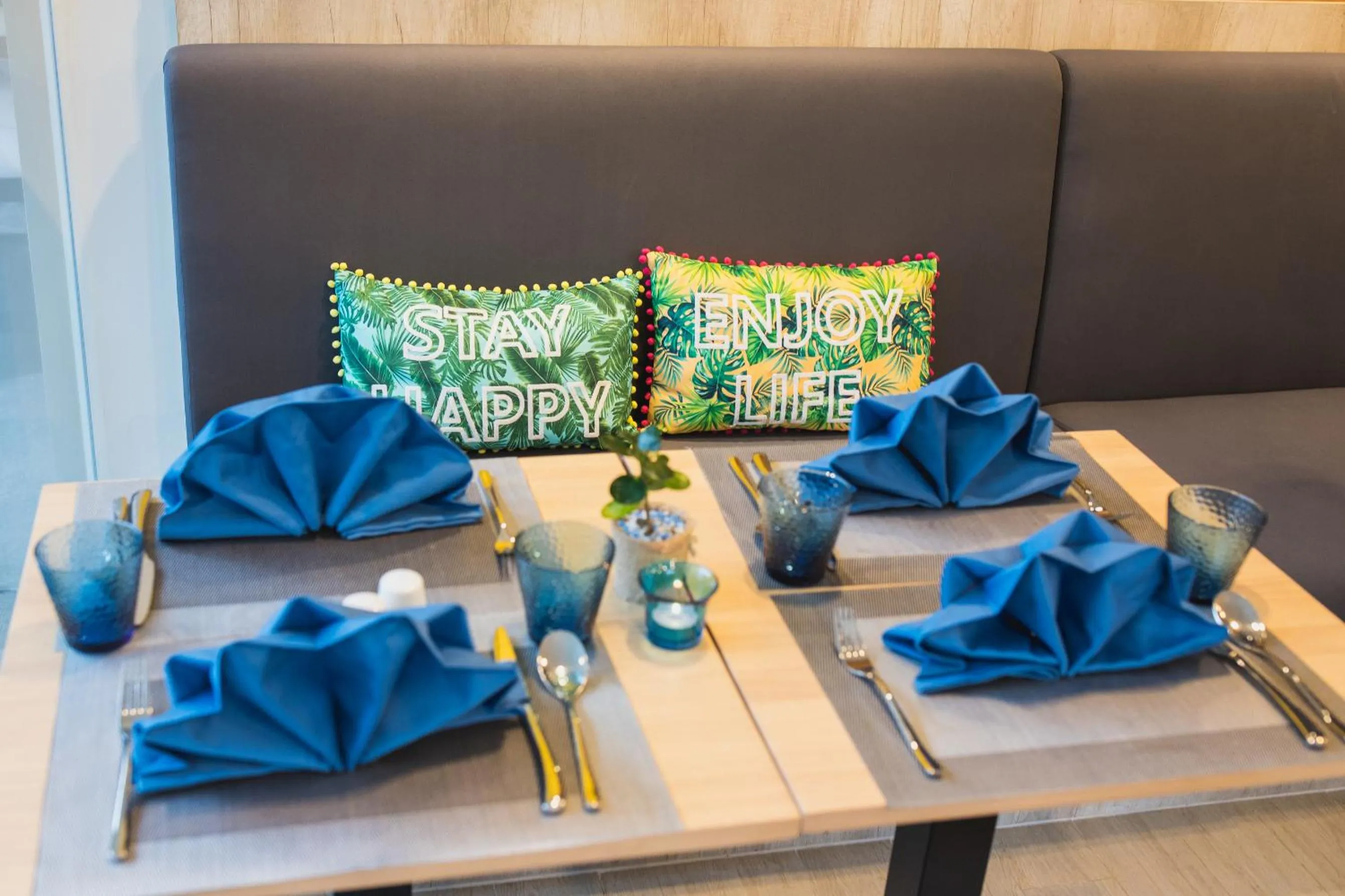 Restaurant/places to eat in Golden Tulip Pattaya Beachfront Resort