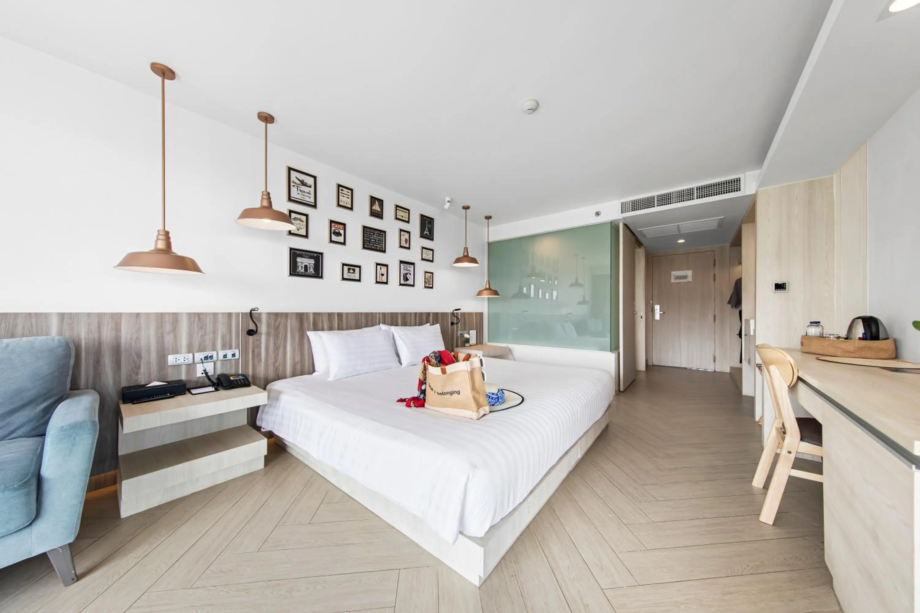 Bedroom, Bed in Golden Tulip Pattaya Beachfront Resort