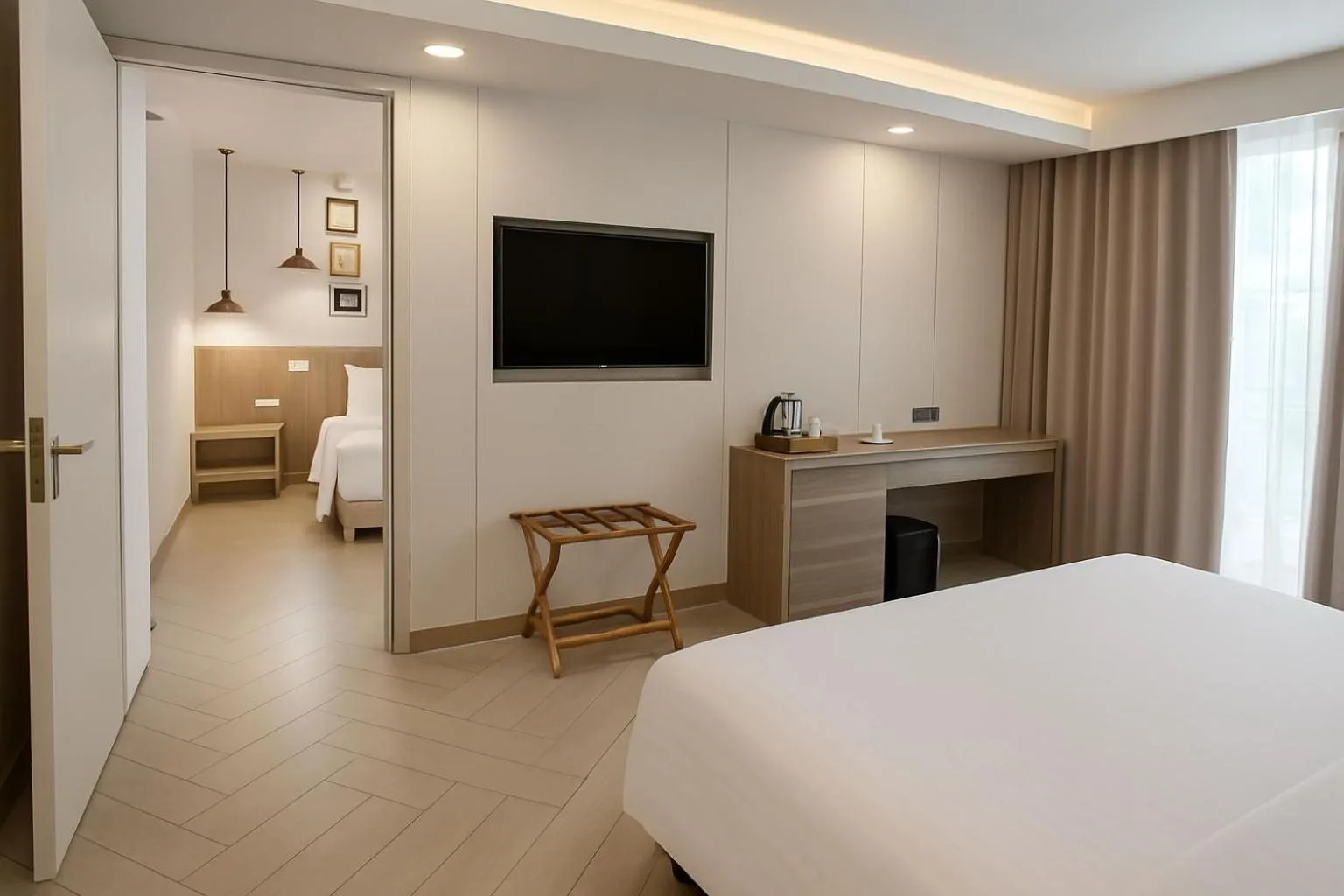 Bed in Golden Tulip Pattaya Beachfront Resort