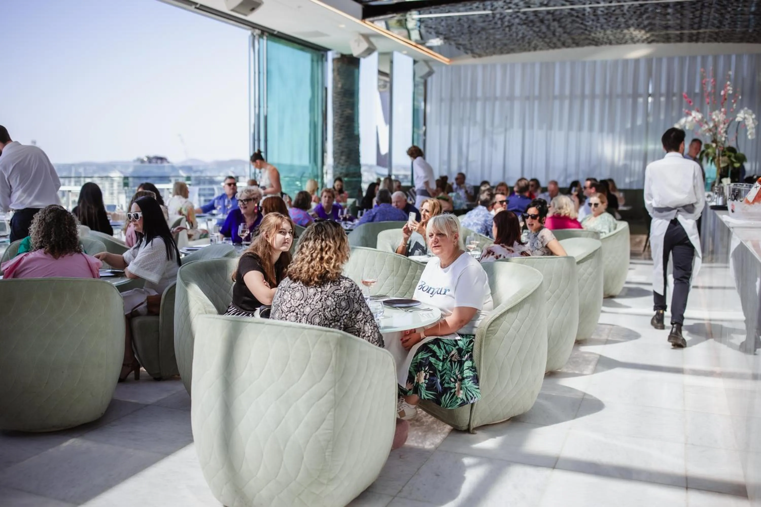 Restaurant/places to eat in Emporium Hotel South Bank