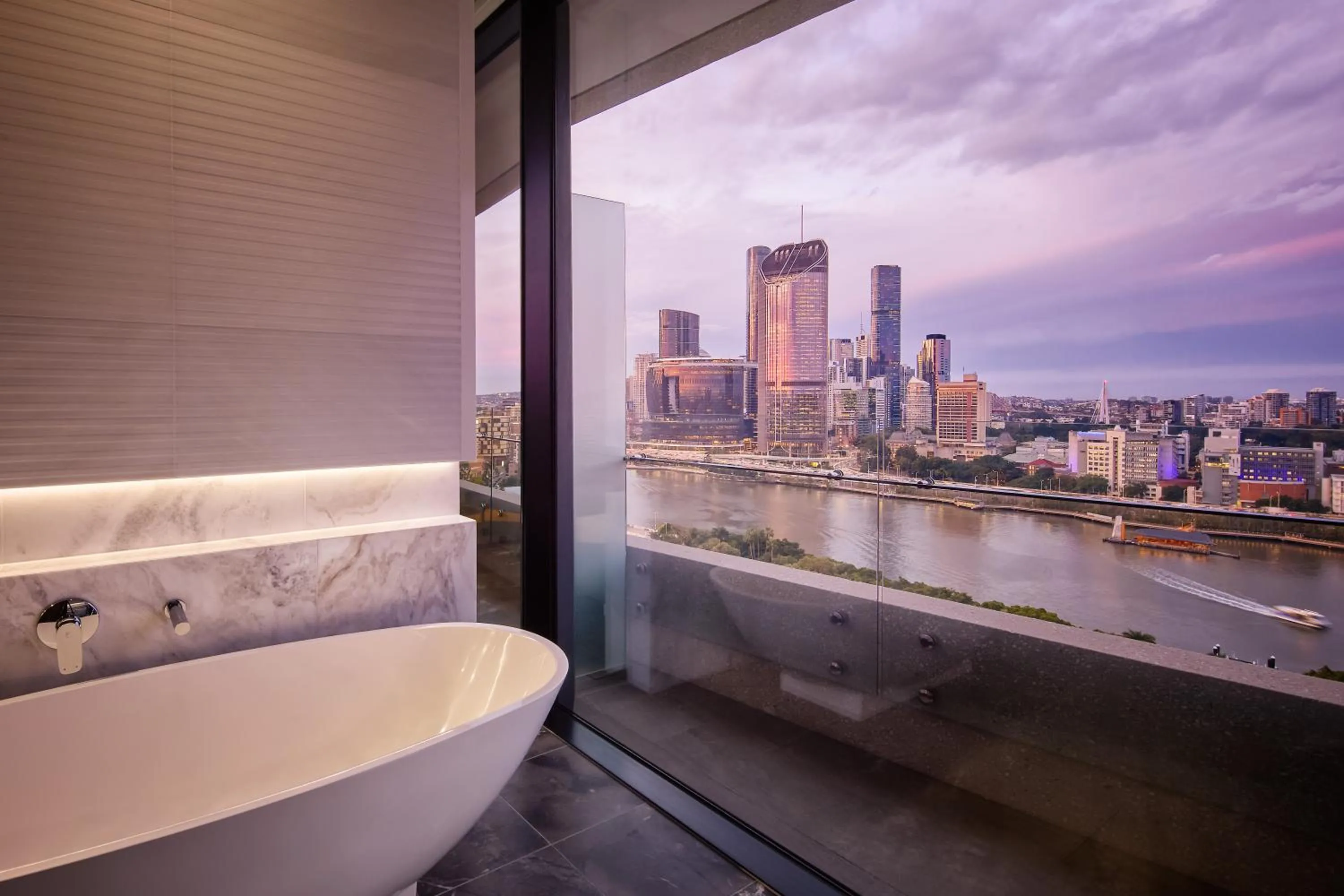 Bath in Emporium Hotel South Bank