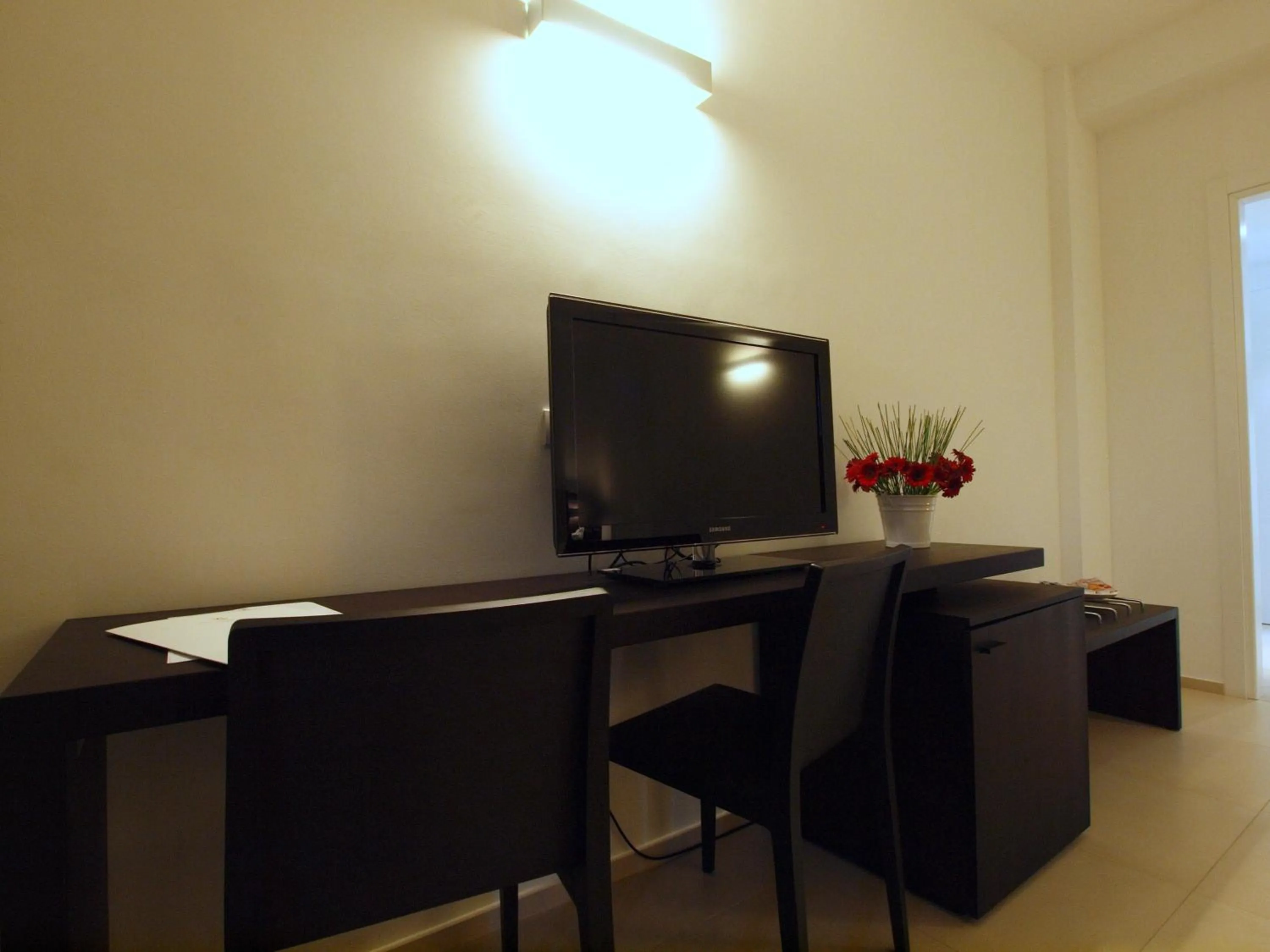 TV and multimedia in Hotel Villa San Bartolo