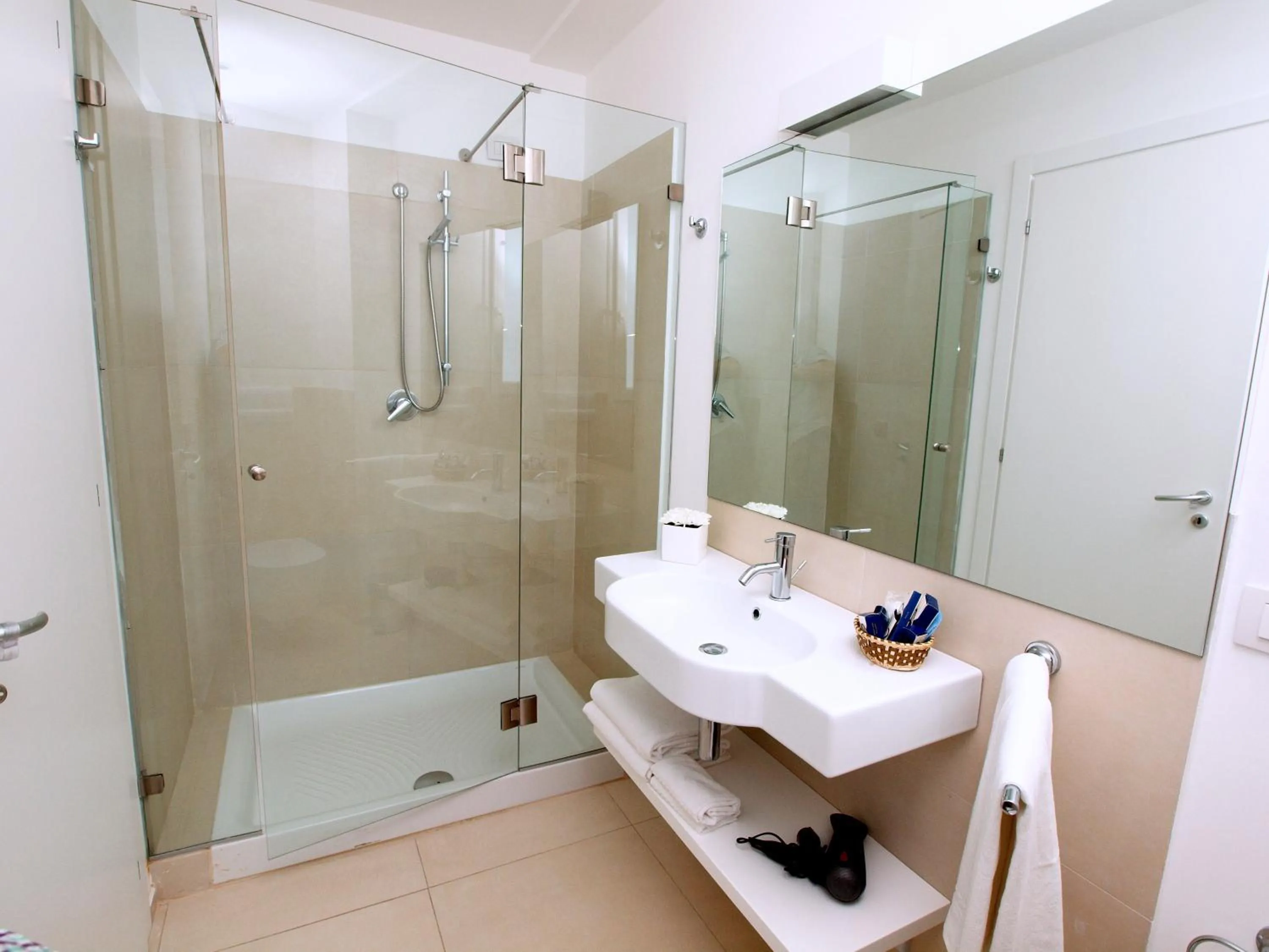 Shower in Hotel Villa San Bartolo