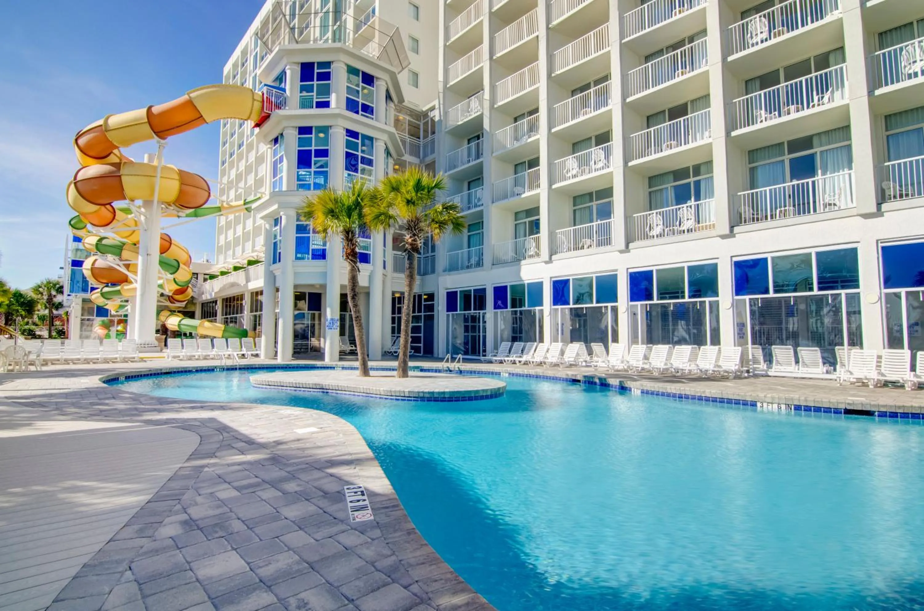 Swimming pool in Crown Reef Beach Resort and Waterpark
