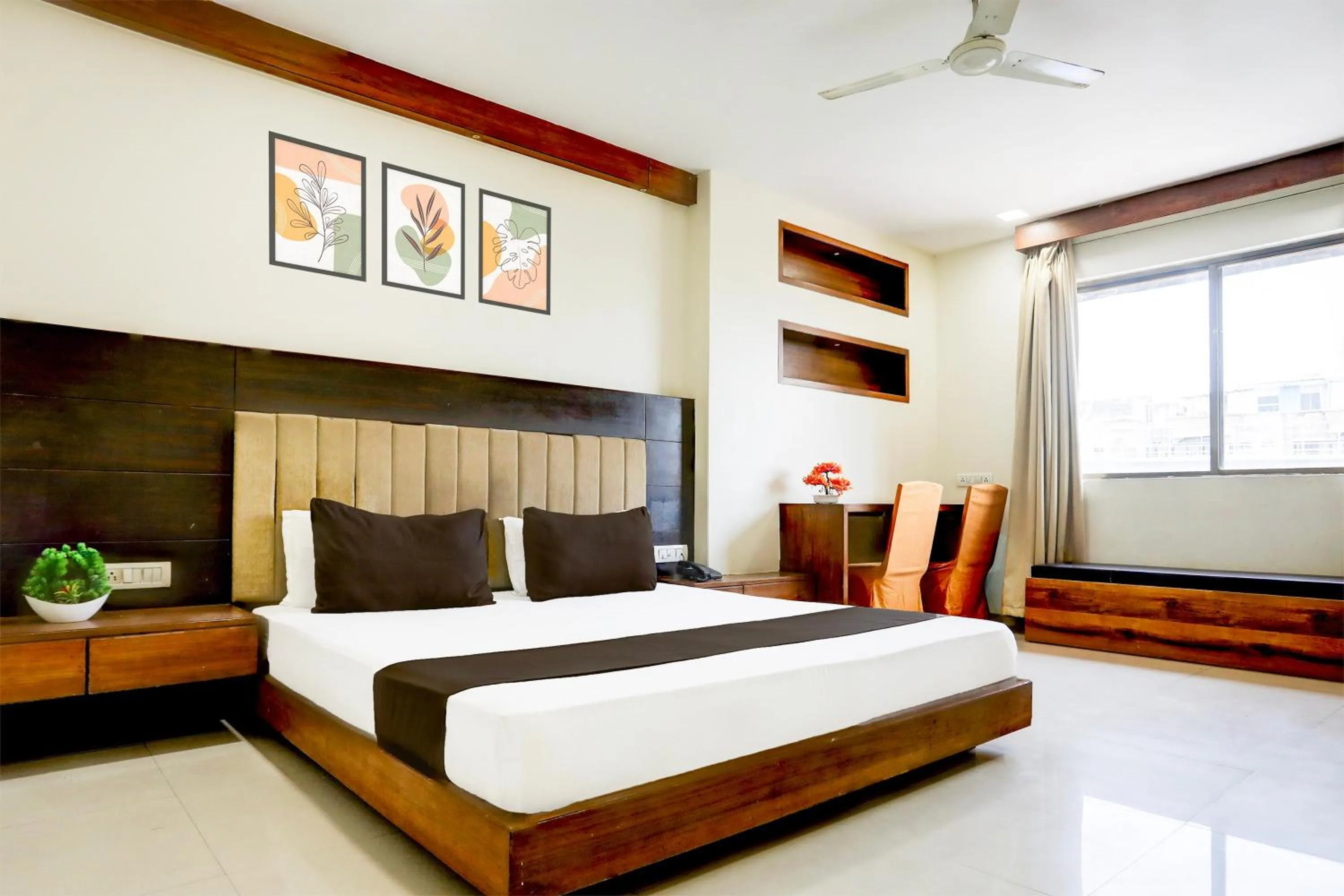 Bedroom, Bed in Townhouse Prahladnagar