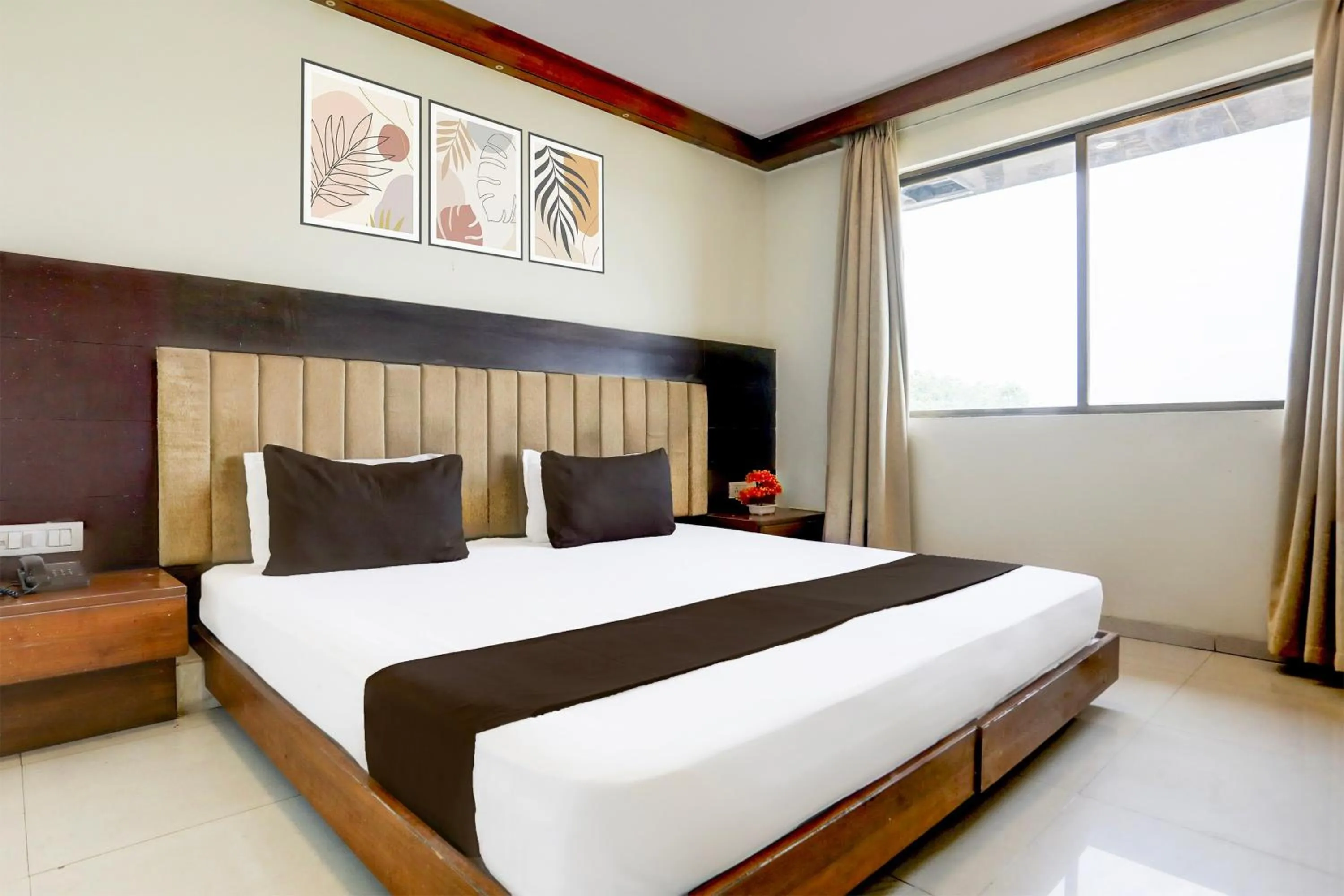 Bedroom, Bed in Townhouse Prahladnagar
