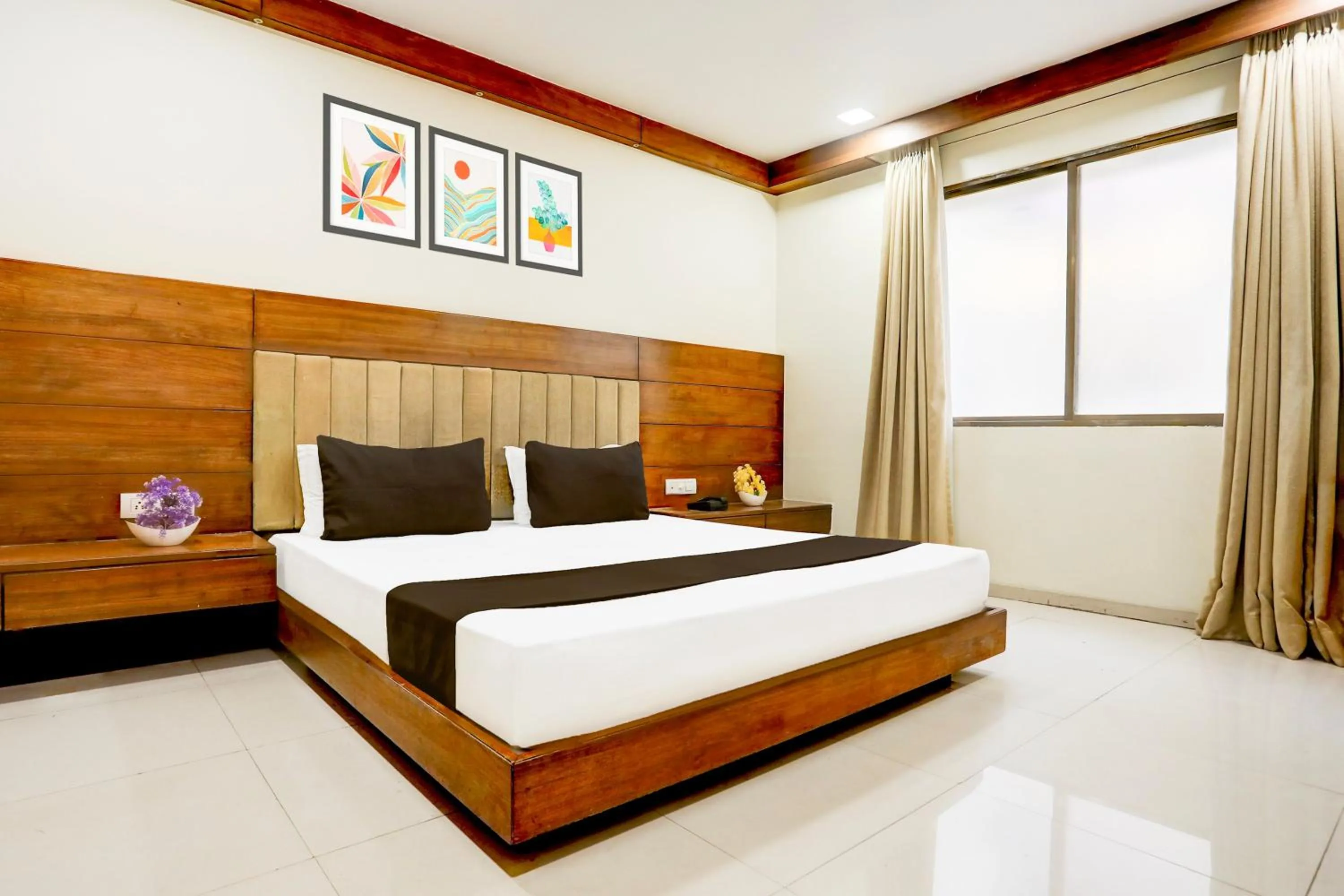 Bedroom, Bed in Townhouse Prahladnagar