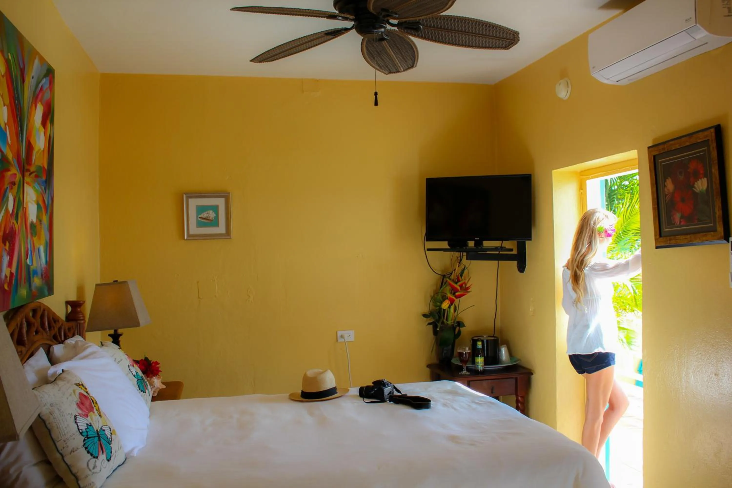 Day, Bed in The Mafolie Hotel