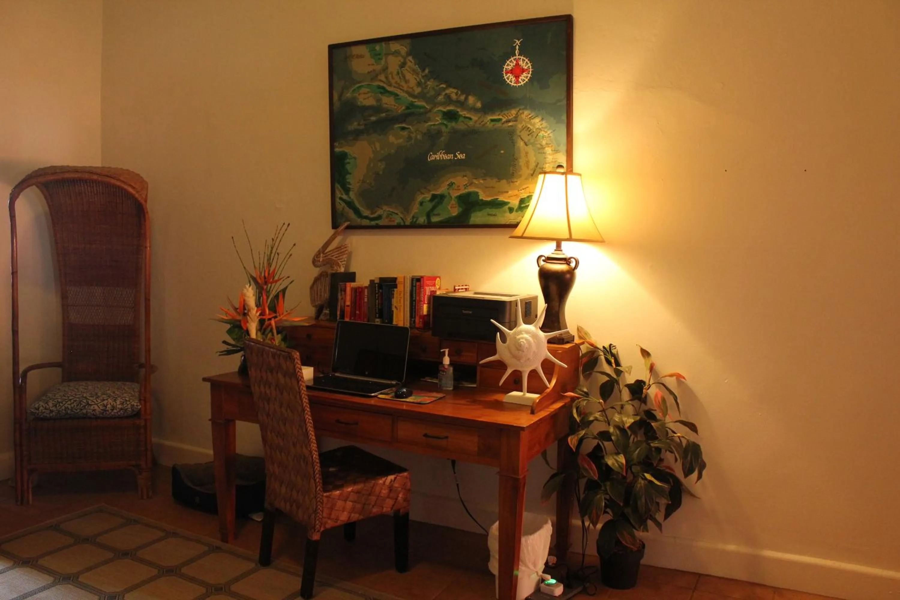 Communal lounge/ TV room in The Mafolie Hotel