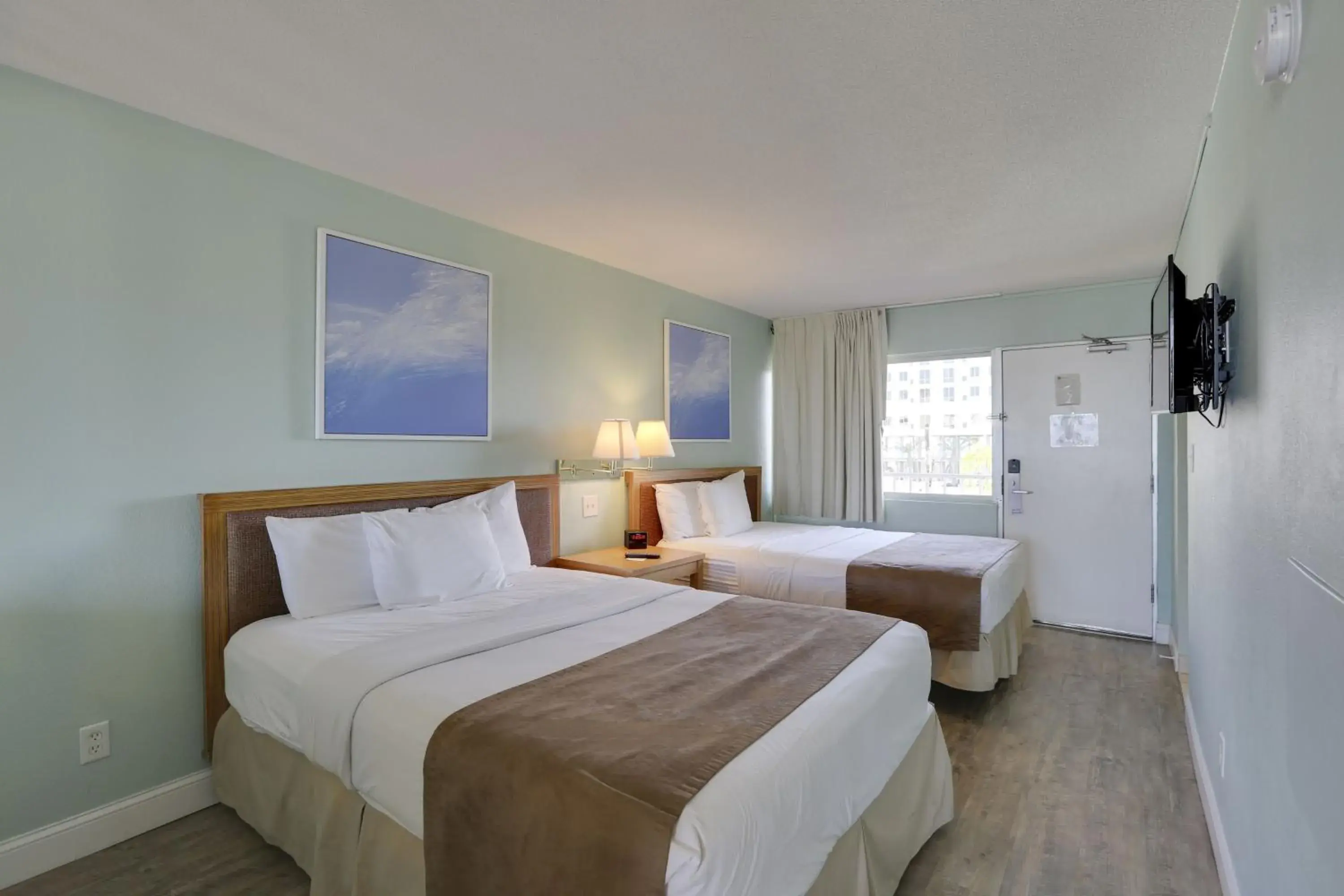 Queen Room with Two Queen Beds and Pool View - Non-Smoking in The Beachview Inn Clearwater Beach Queen Room with Two Queen Beds and Pool View - Non-Smoking in The Beachview Inn Clearwater Beach