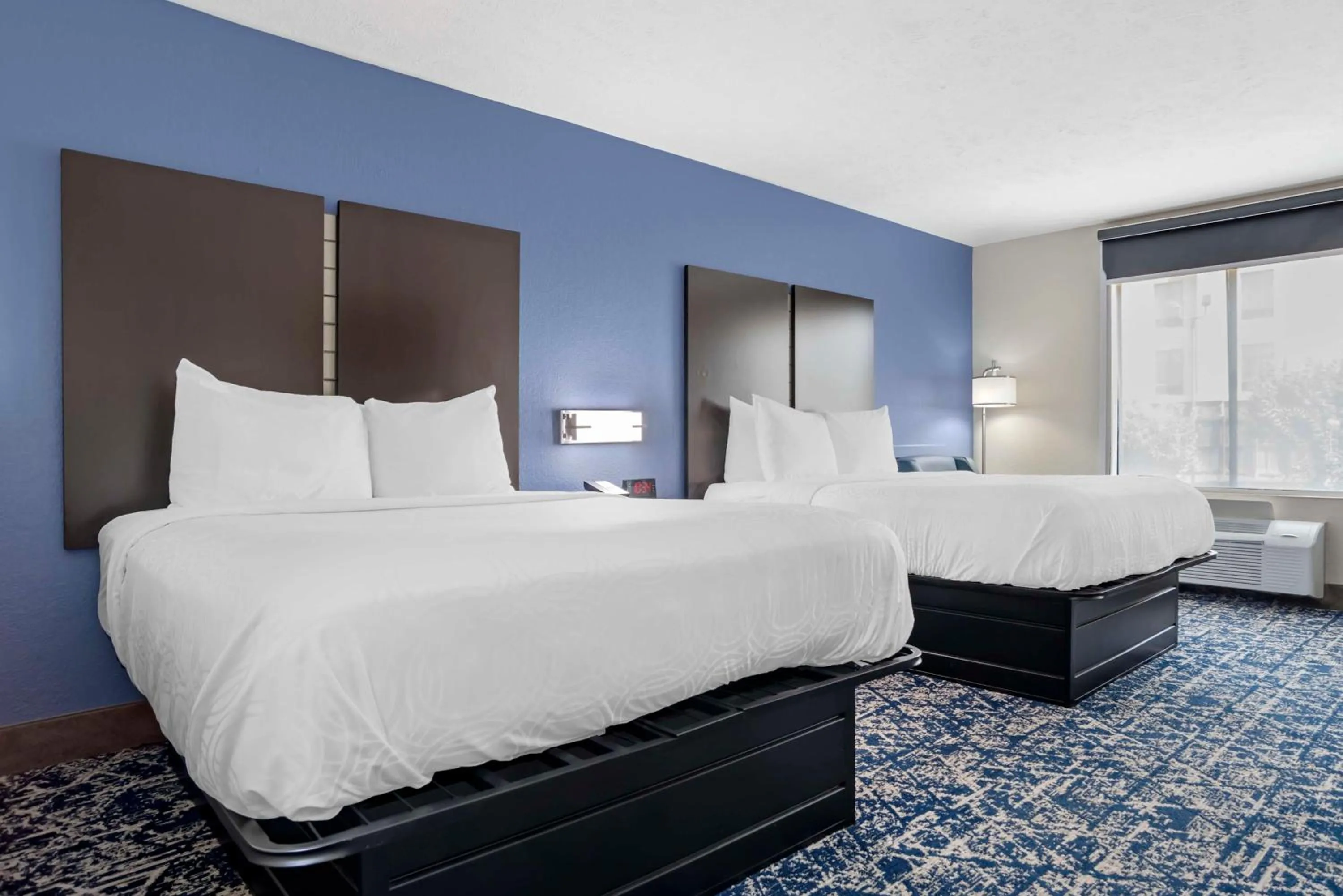 Bedroom, Bed in Best Western Canton Inn