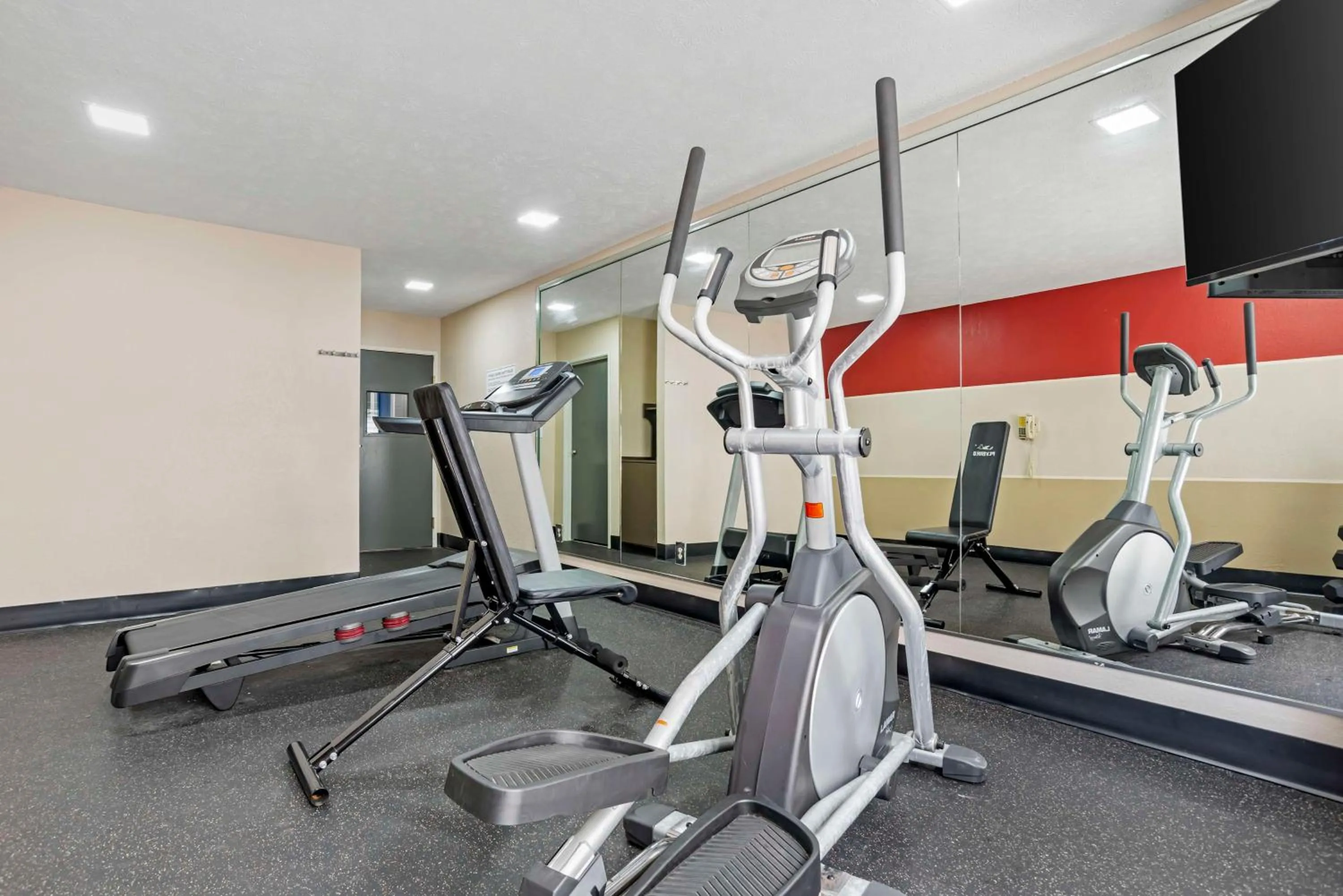 Fitness centre/facilities in Best Western Canton Inn