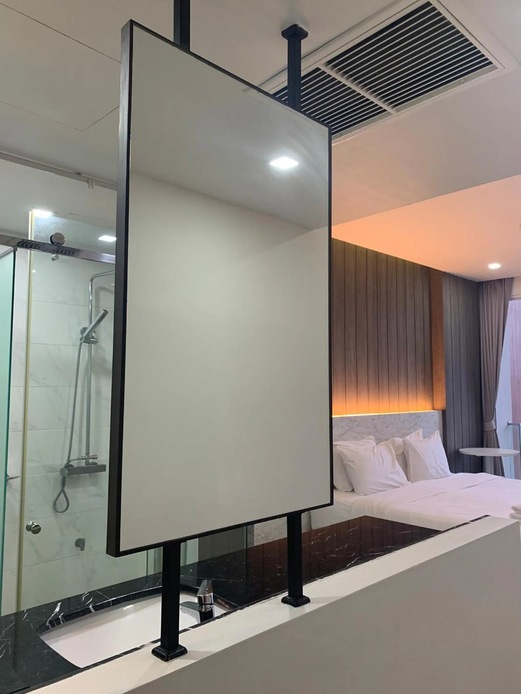 Photo of the whole room, Bed in Phurinda Residence