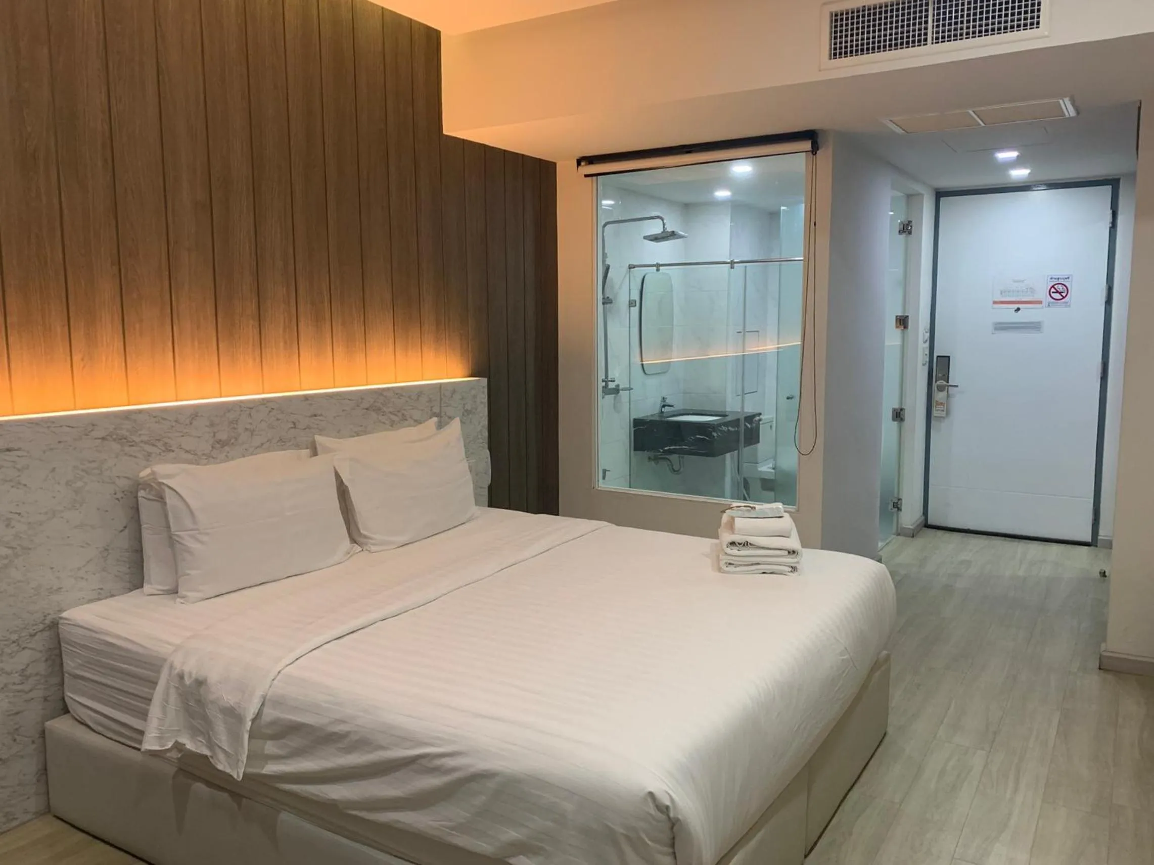 Photo of the whole room, Bed in Phurinda Residence