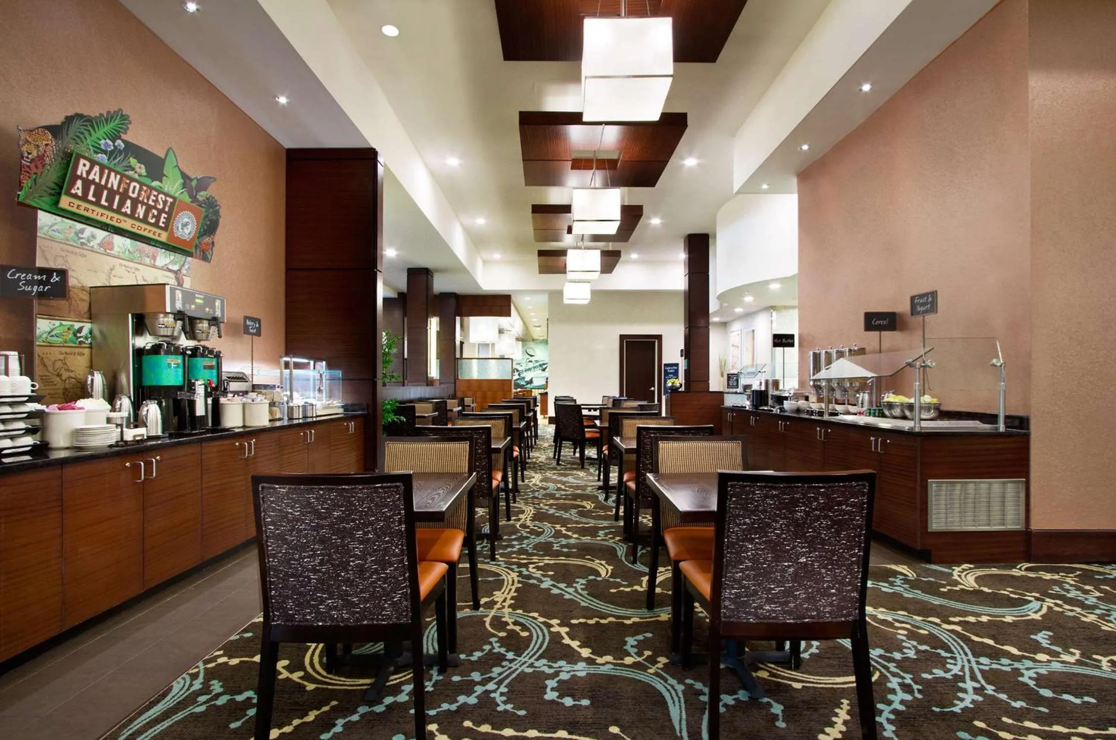 Restaurant/places to eat in Embassy Suites by Hilton Fayetteville Fort Bragg