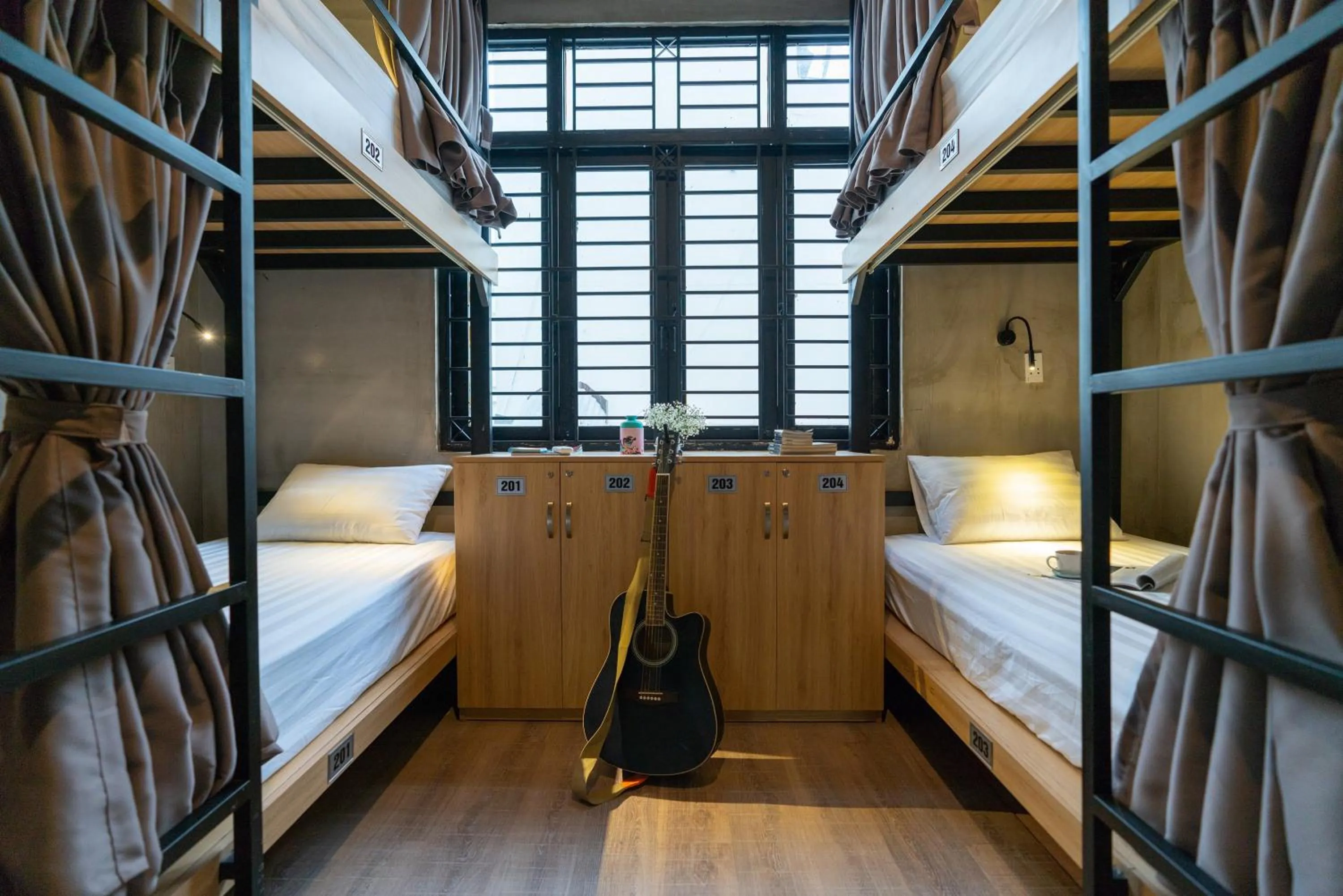 bunk bed, Bed in 9 Hostel and Bar