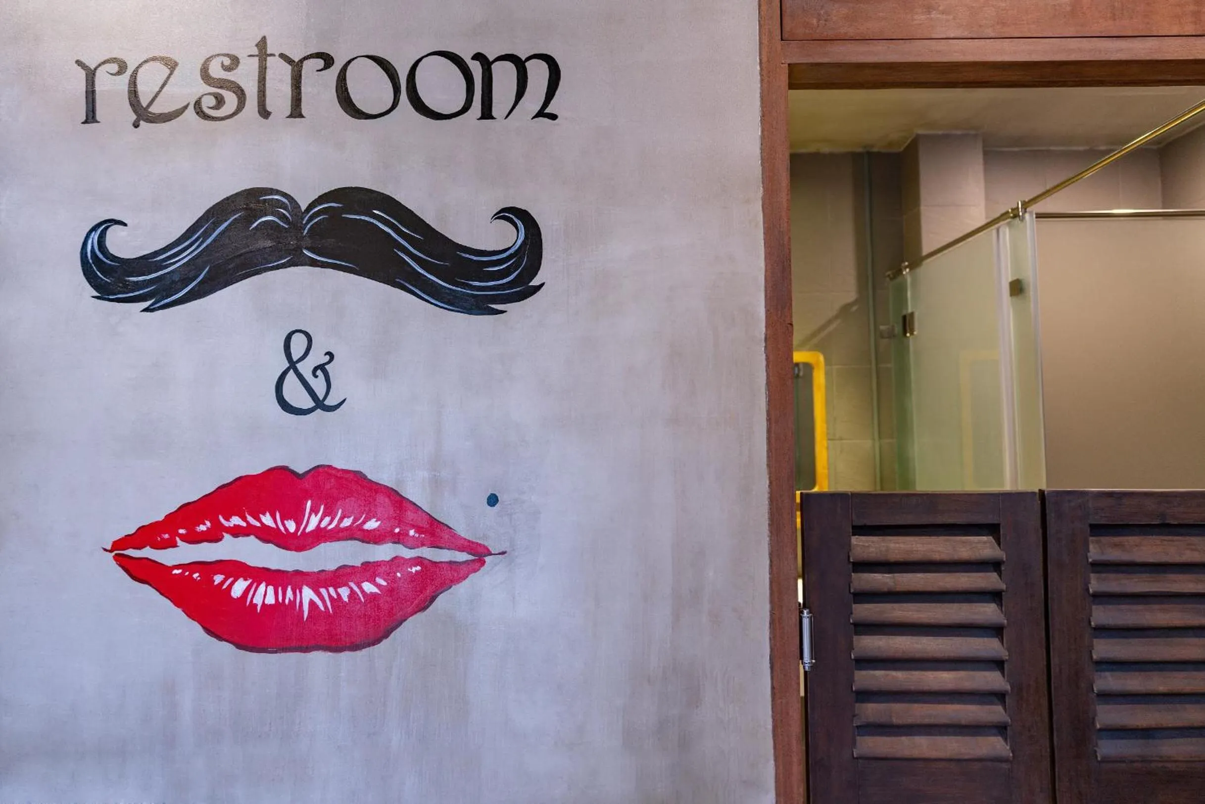 Toilet in 9 Hostel and Bar