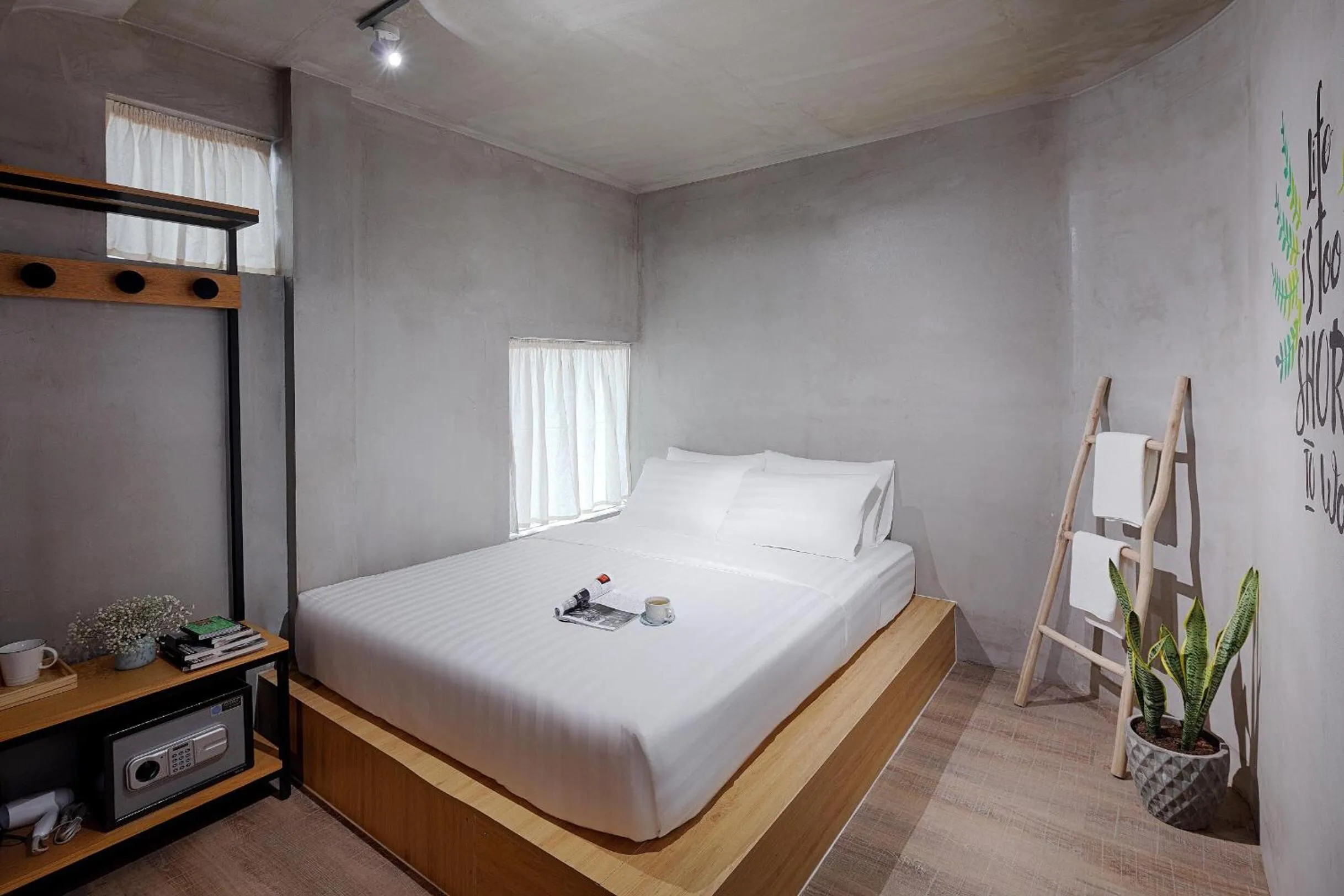 Photo of the whole room, Bed in 9 Hostel and Bar