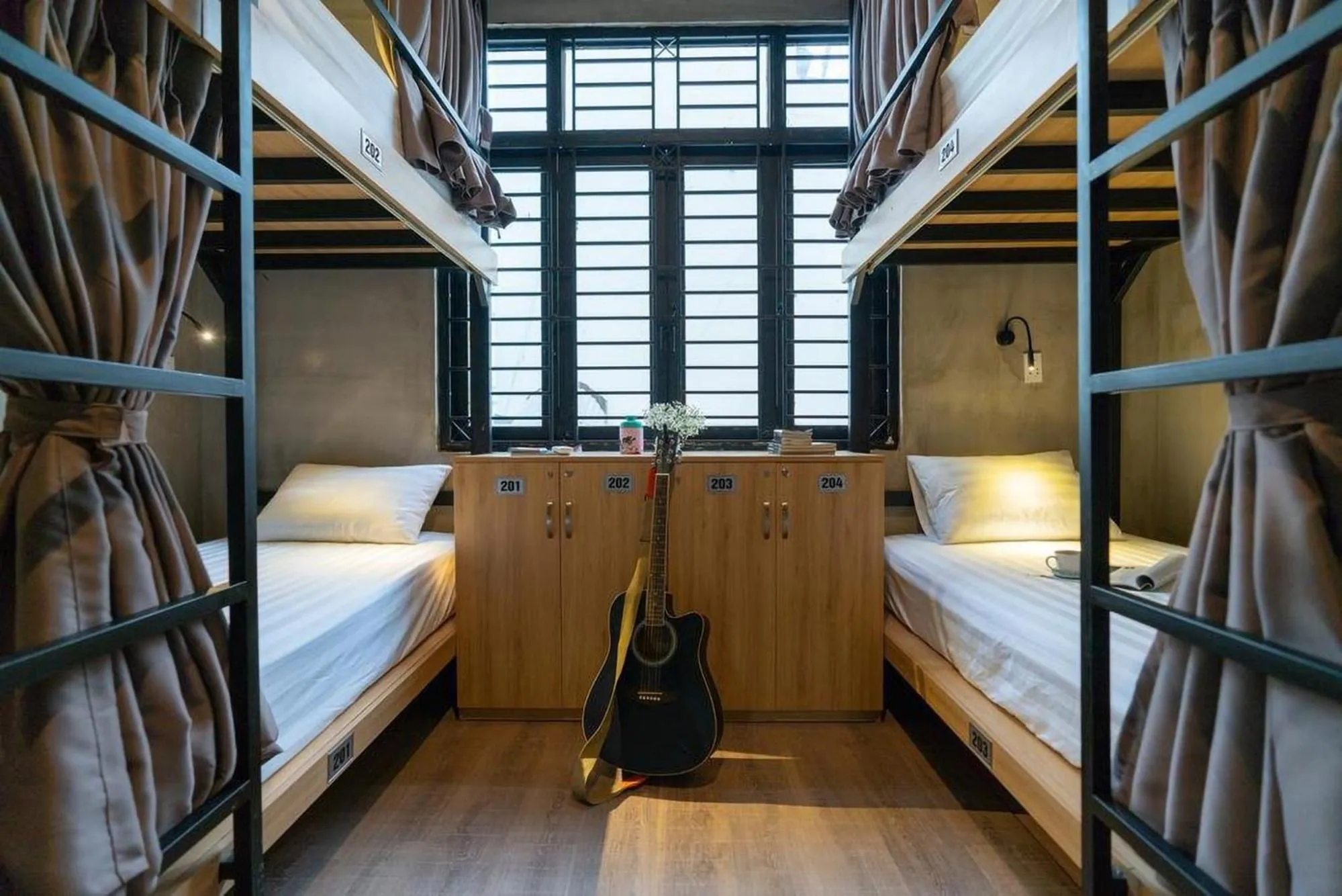 bunk bed, Bed in 9 Hostel and Bar