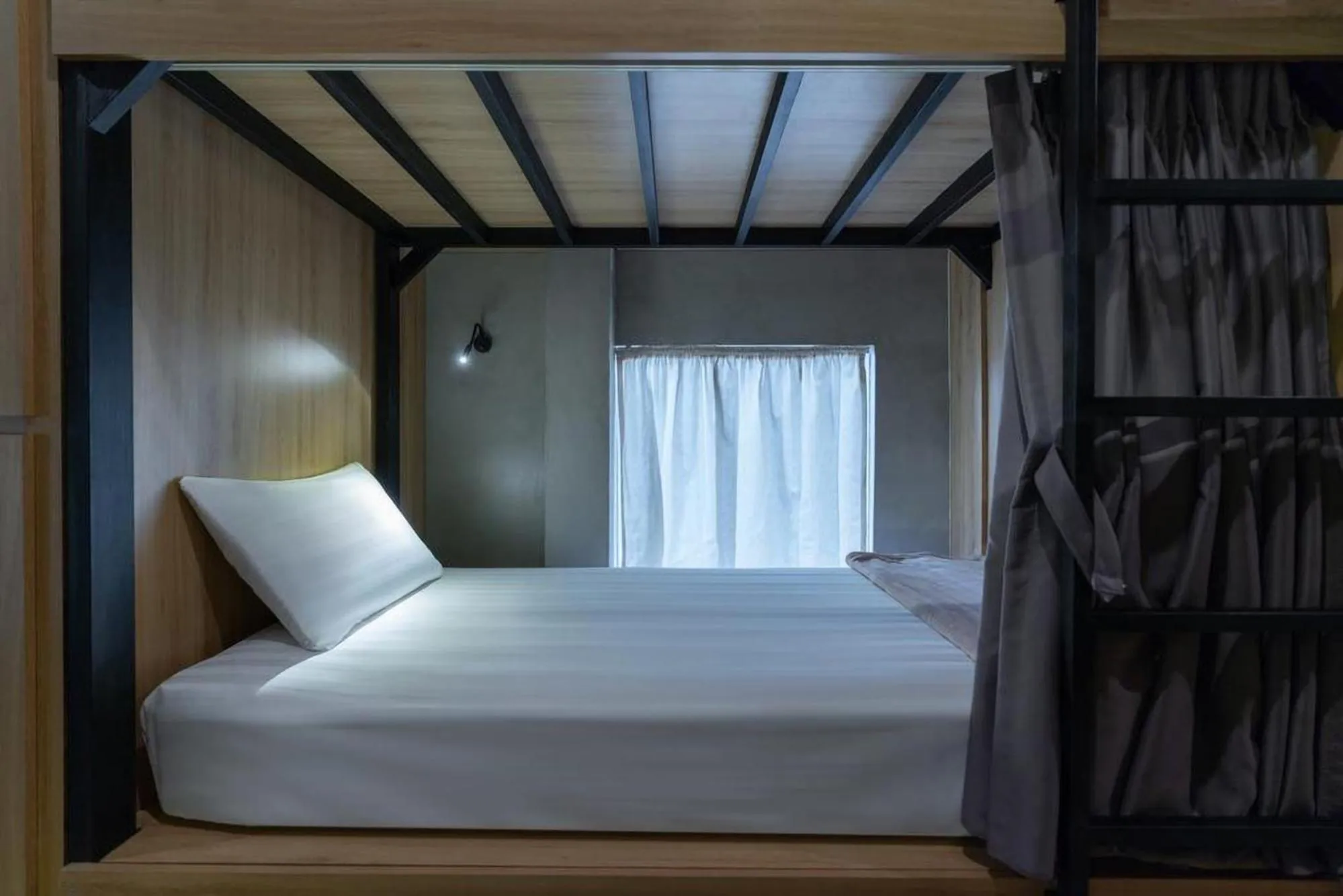 bunk bed, Bed in 9 Hostel and Bar