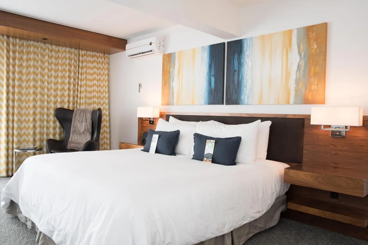 Bed in Qualicum Beach Inn