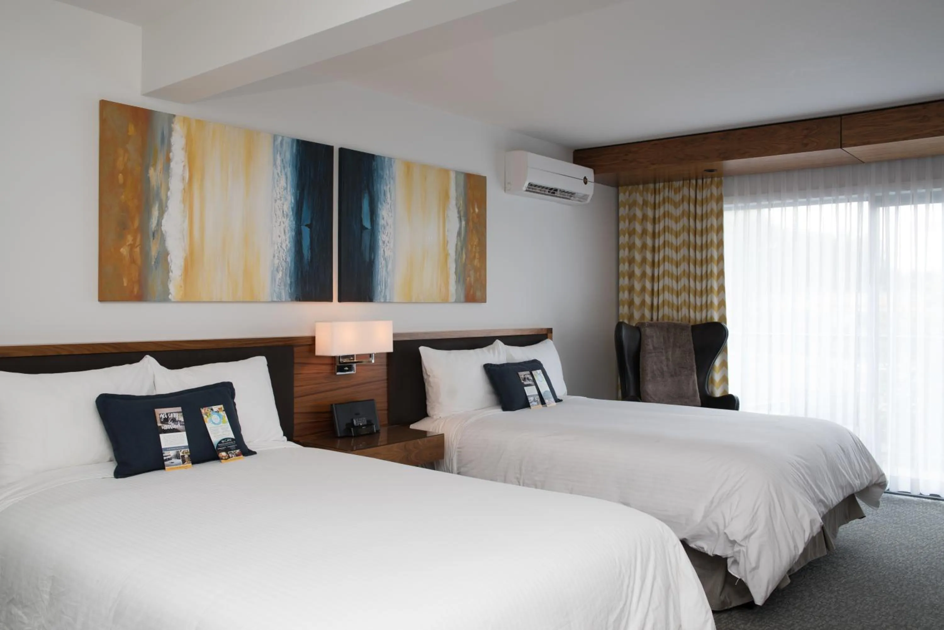 Bed in Qualicum Beach Inn