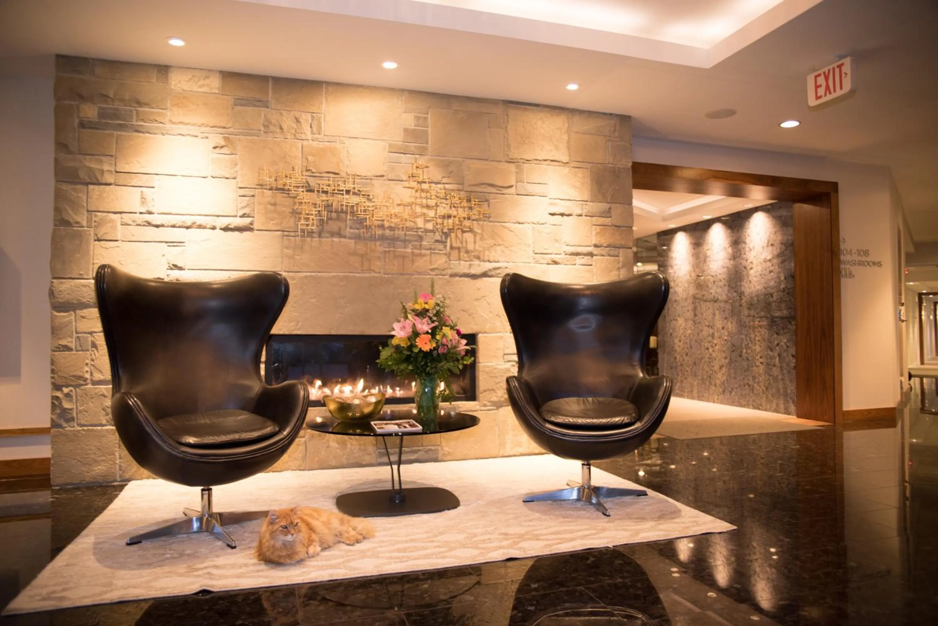 Seating area in Qualicum Beach Inn