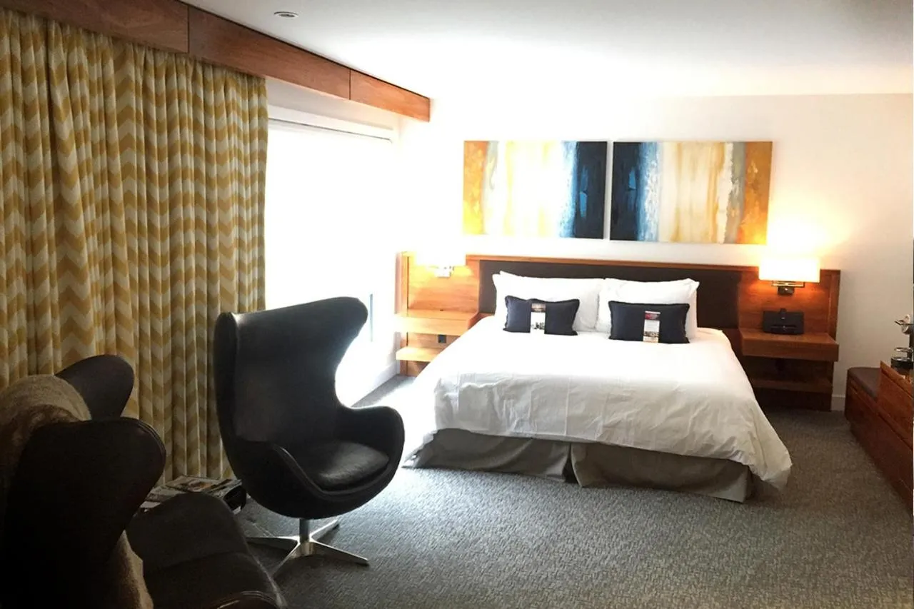 Bed in Qualicum Beach Inn