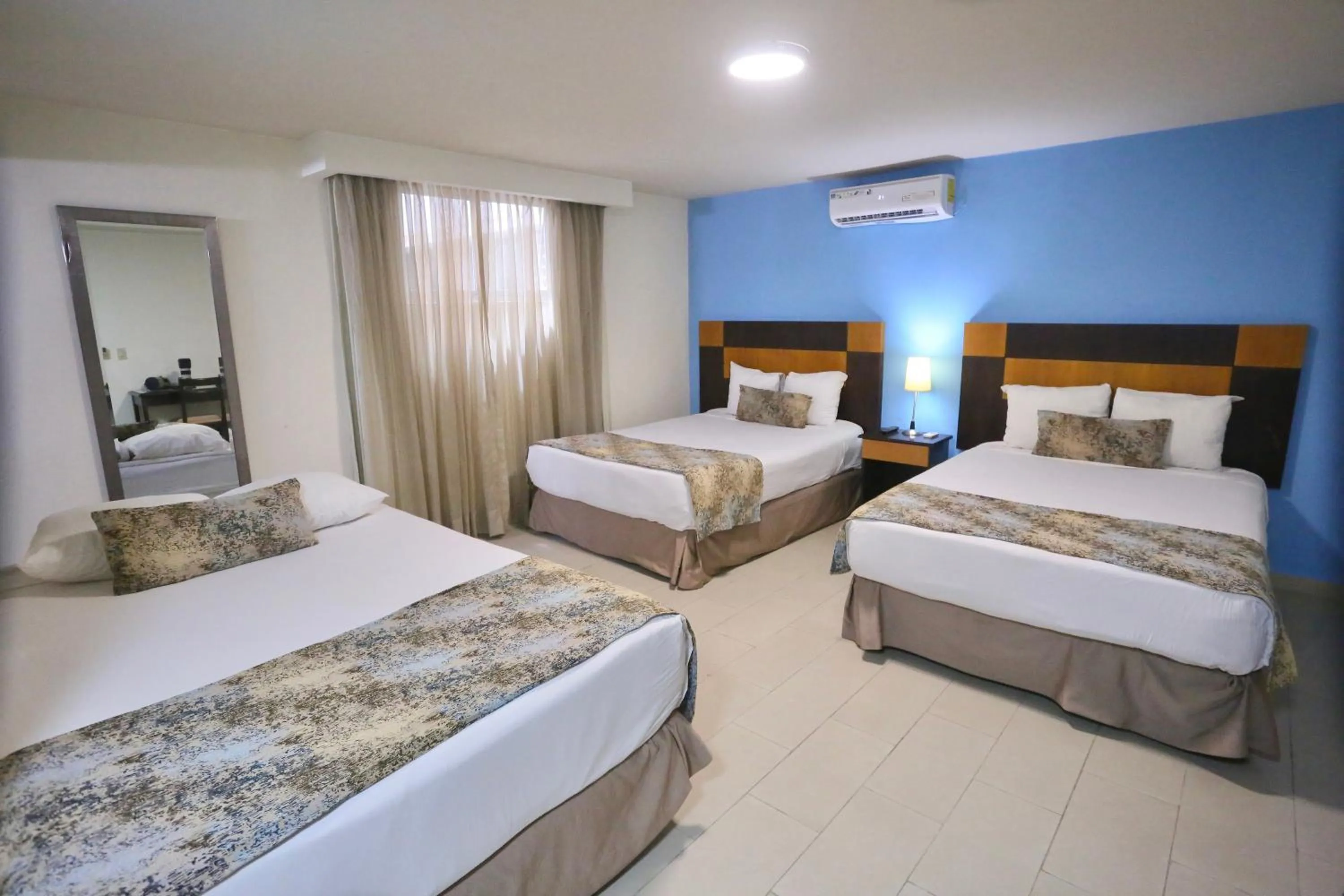 Bed in Metro Hotel Panama