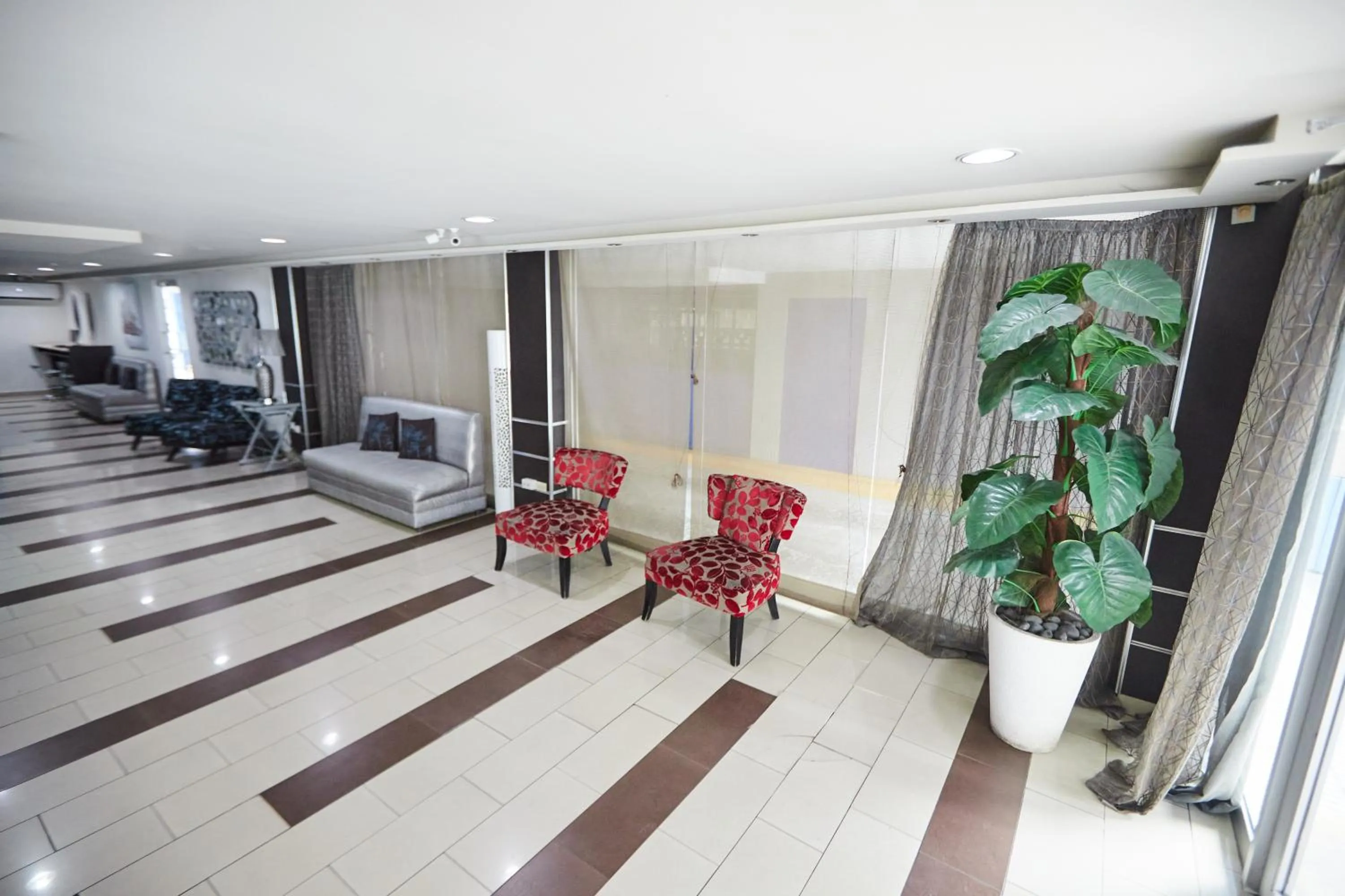 Living room in Metro Hotel Panama