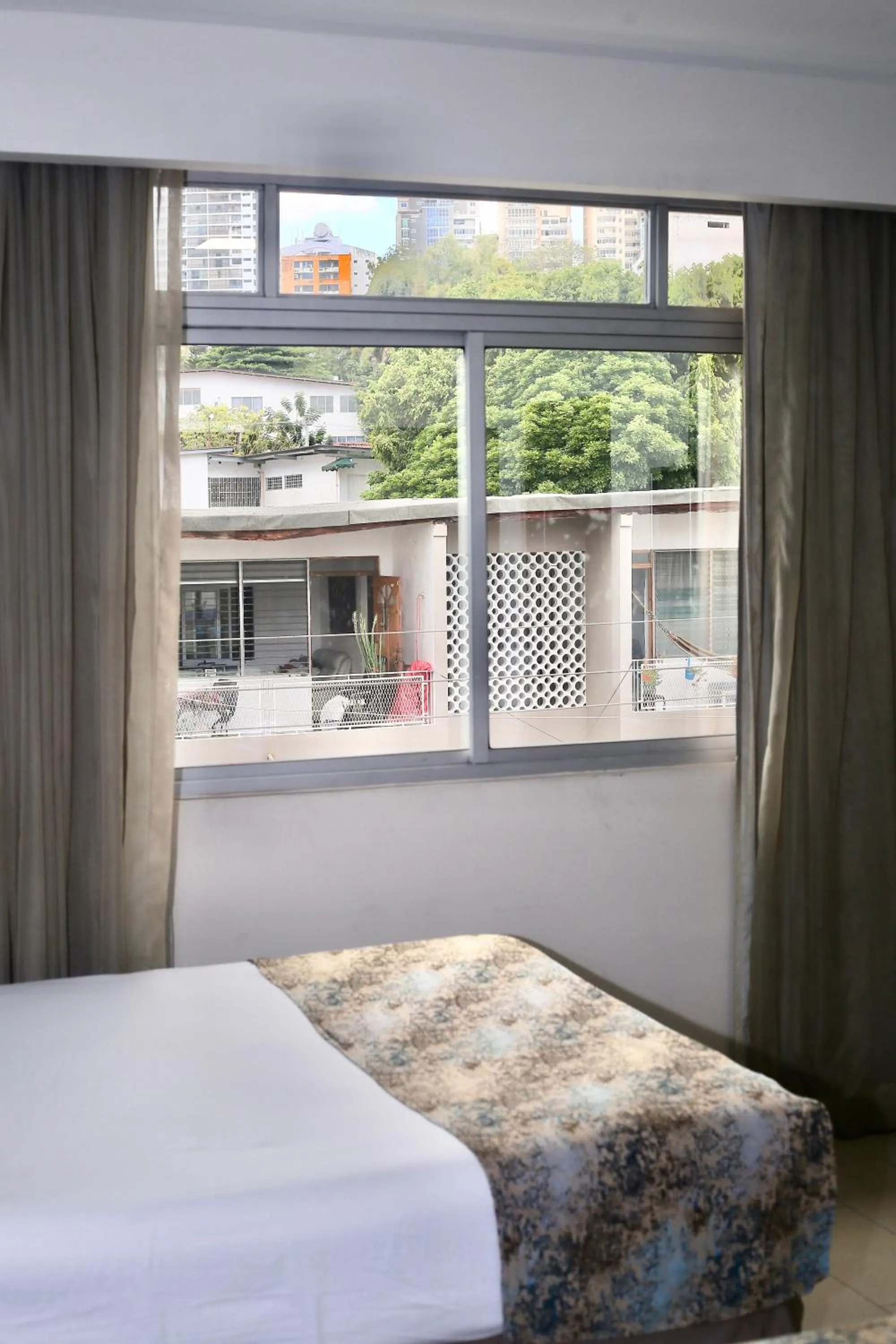 Bed in Metro Hotel Panama